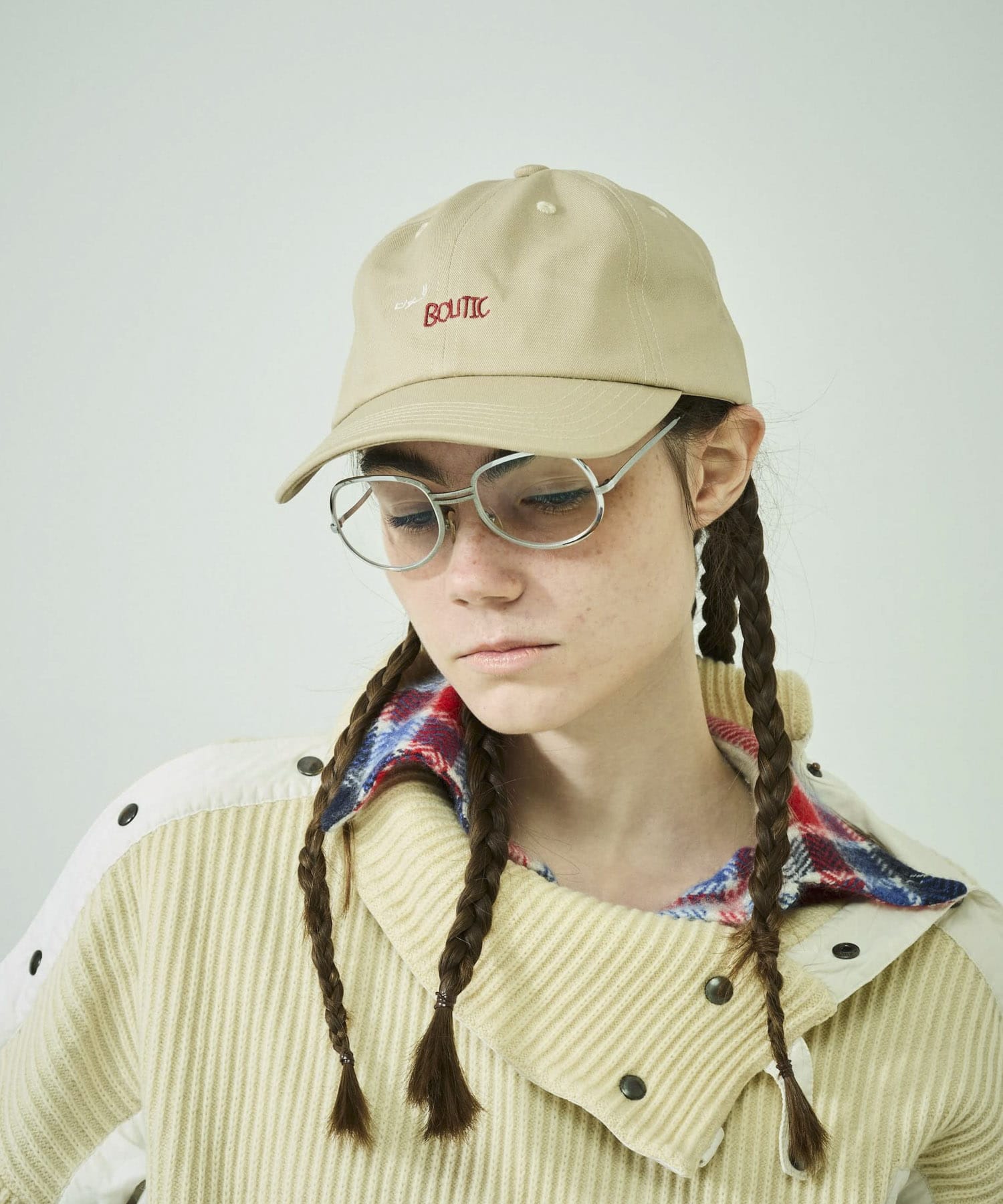 LY　LETTER CAP