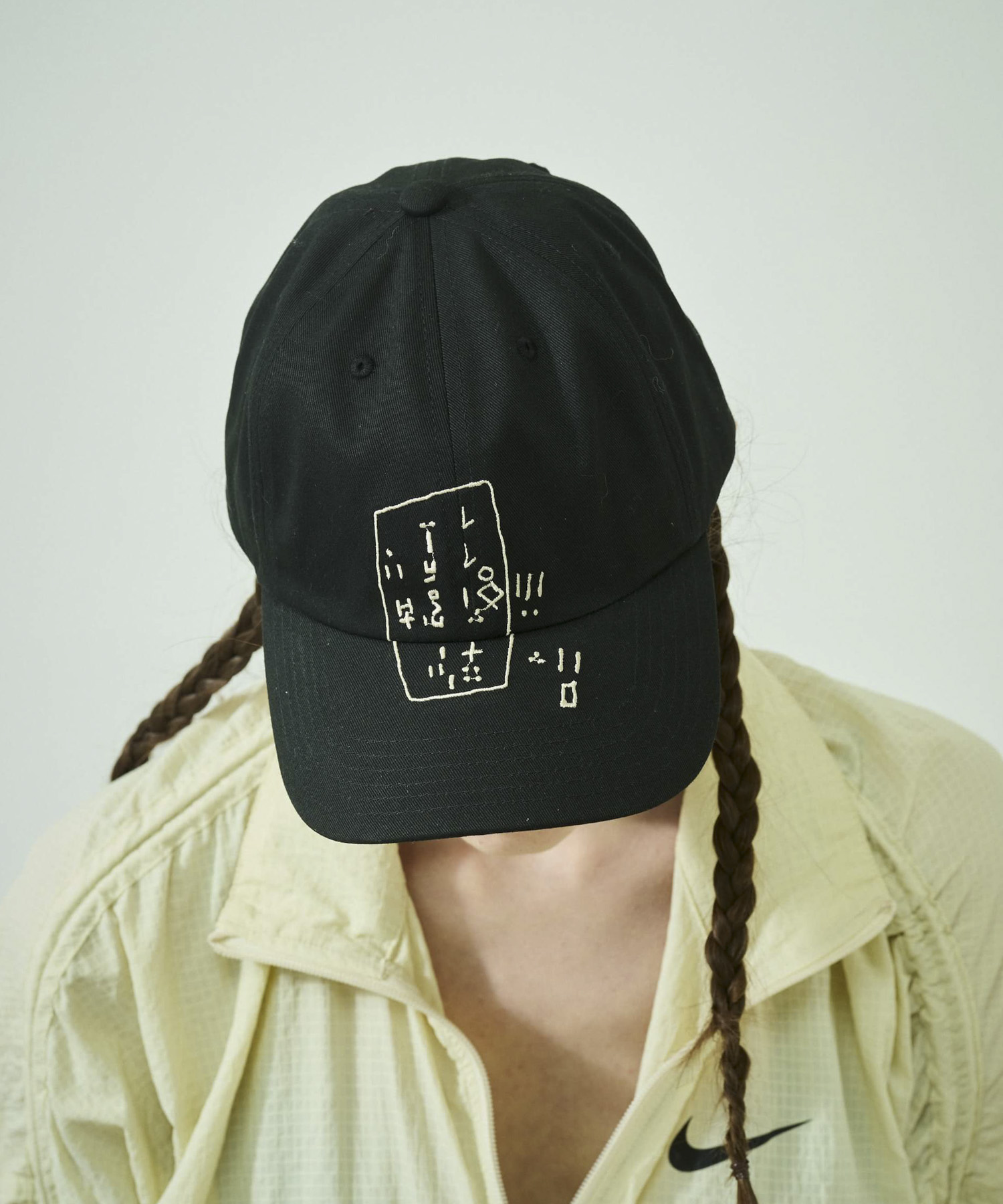 LY　LETTER CAP