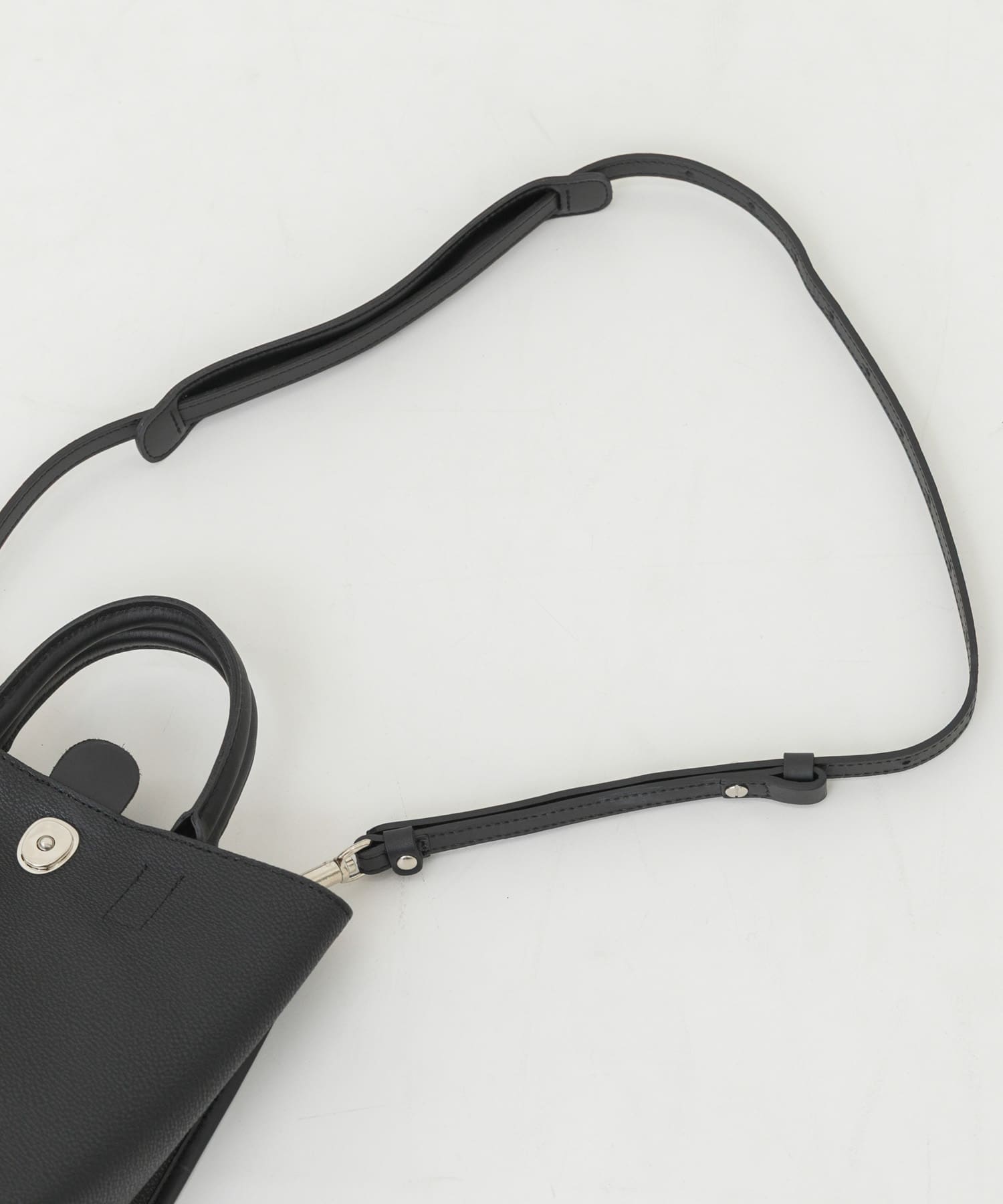 A　STRAP