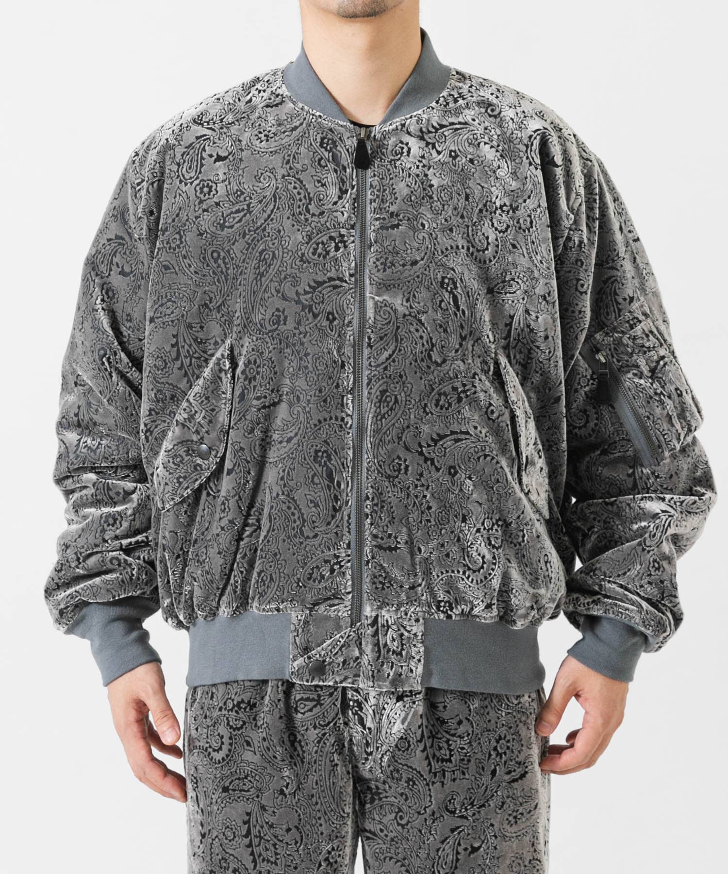 GRAY