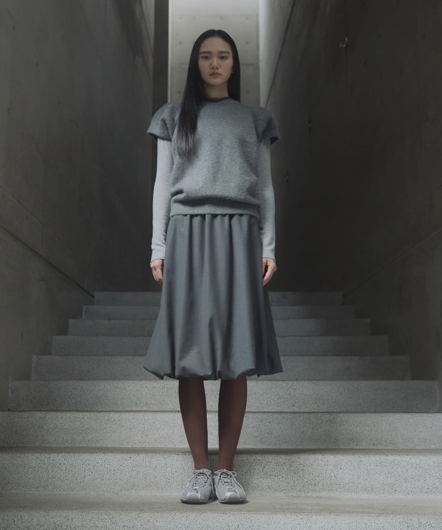 GRAY