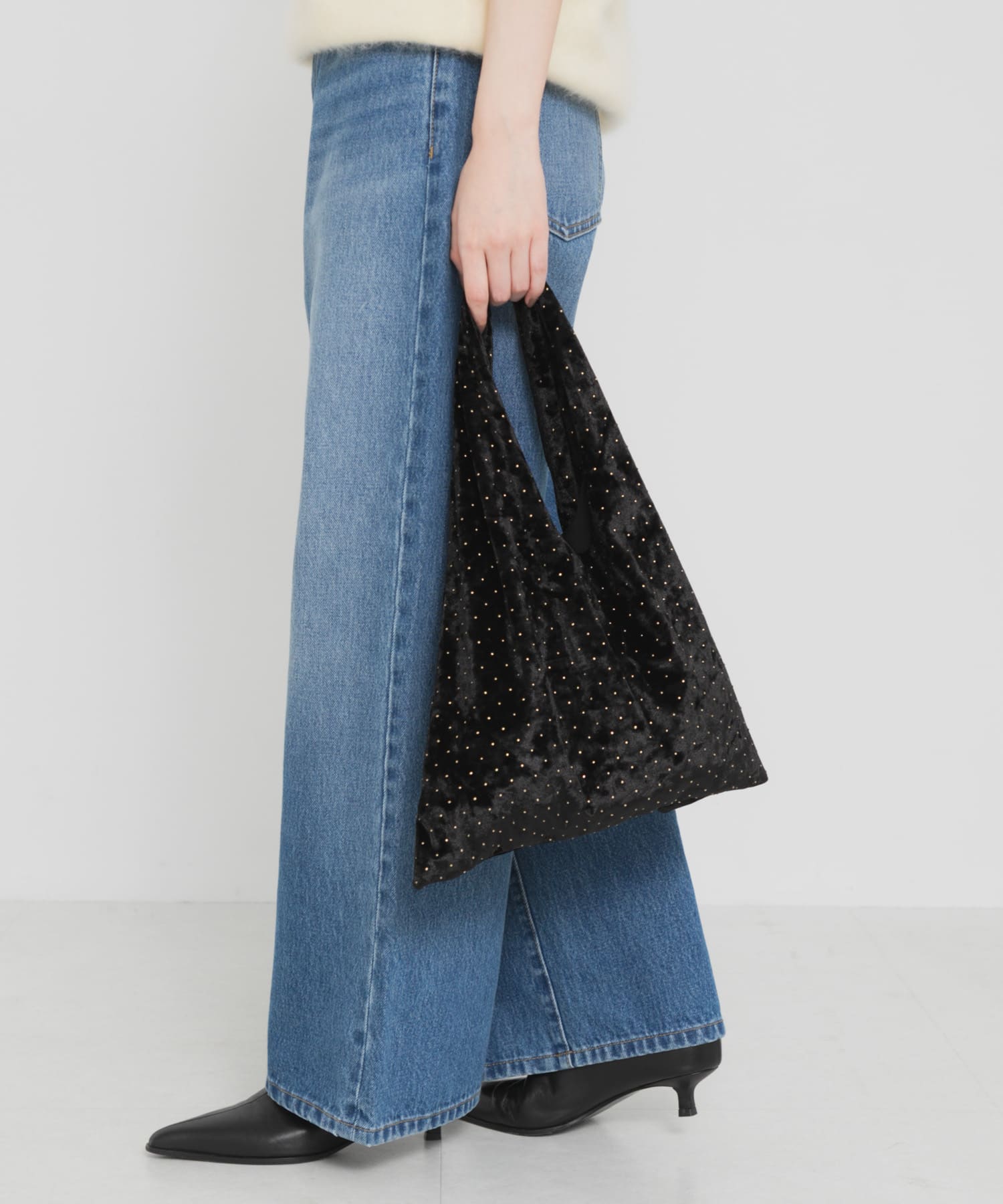SIMONE WILD　VELVET POUCH