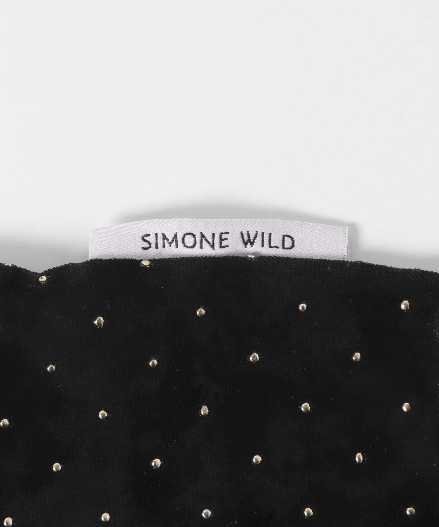 STUD BLACK