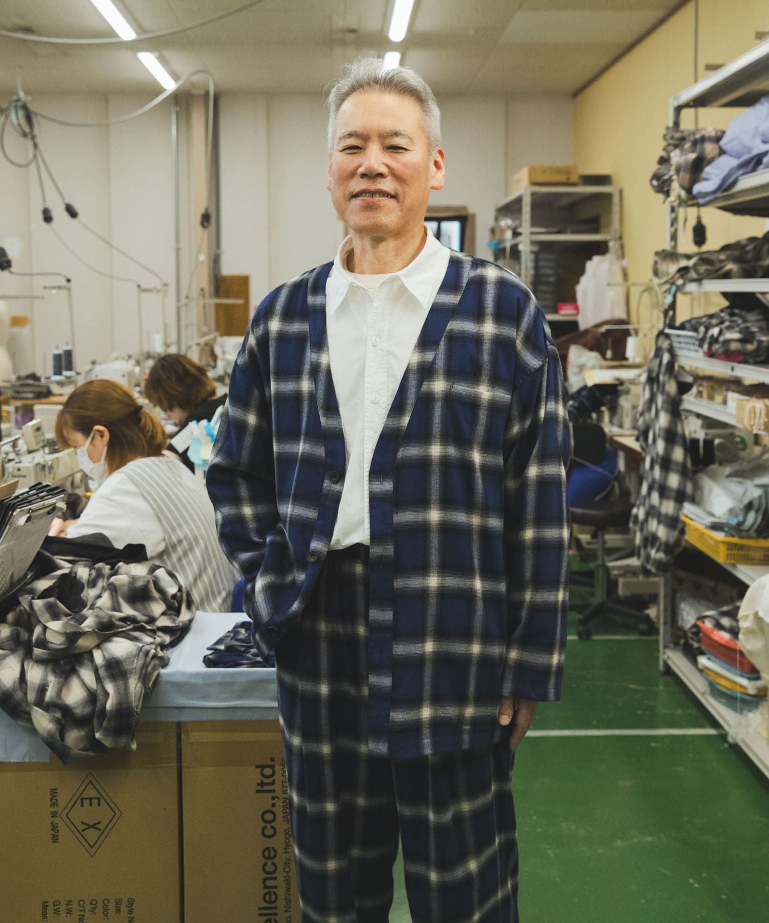 THE INDUSTRY WORKS　綿レーヨンオンブレネルノーカラージャケット