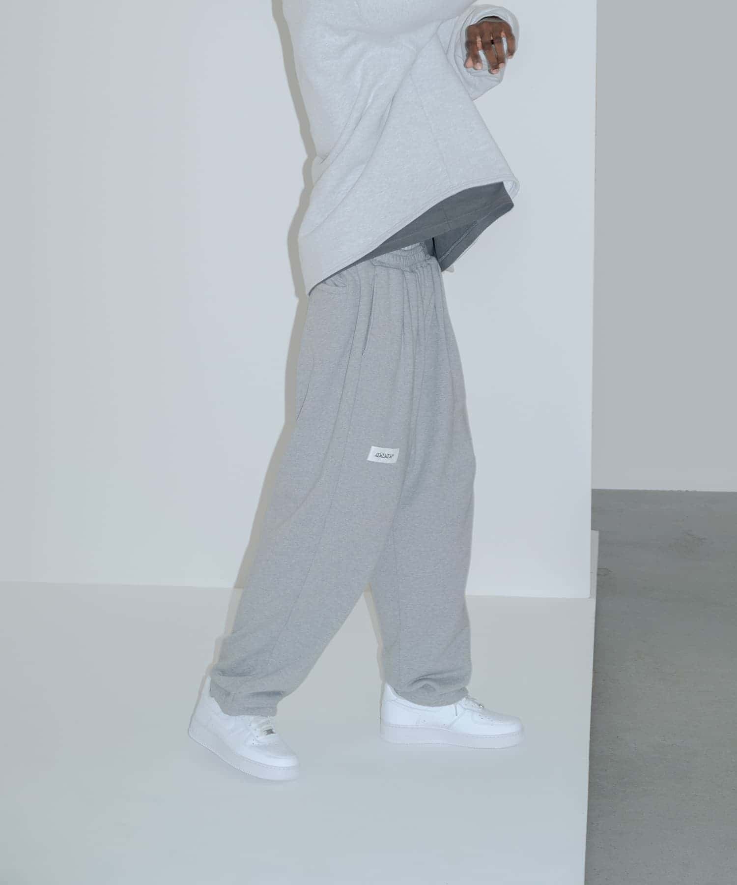 dDdDdDd　WIDE TAPERED SWEAT PANTS