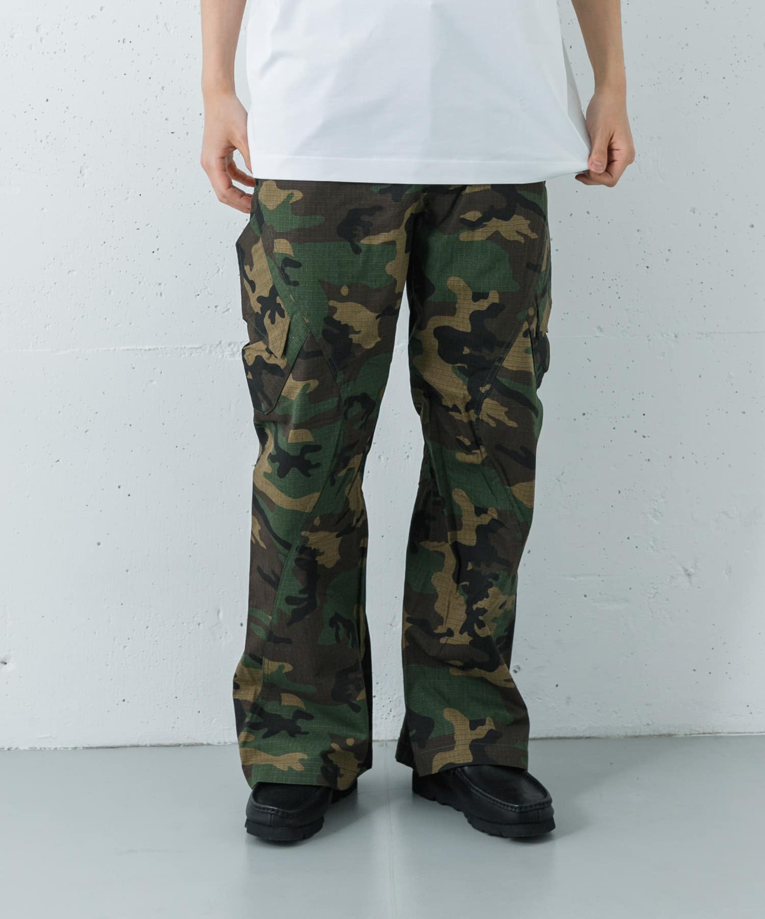 URBAN RESEARCH iD　3-D CUTTING CARGO PANTS