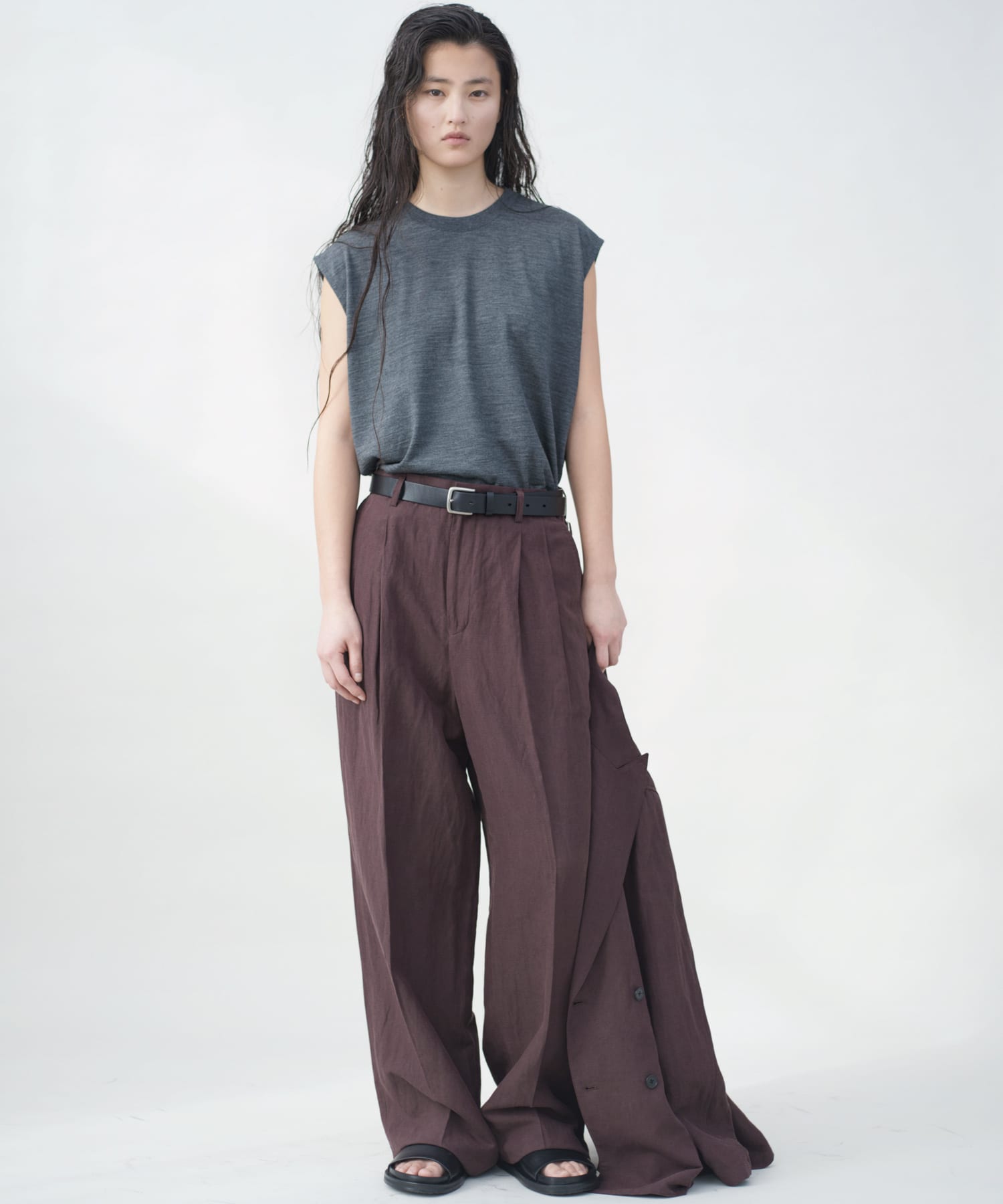 new basic　WASHABLE MERINO WOOL NO-SLEEVE CHARCOAL M