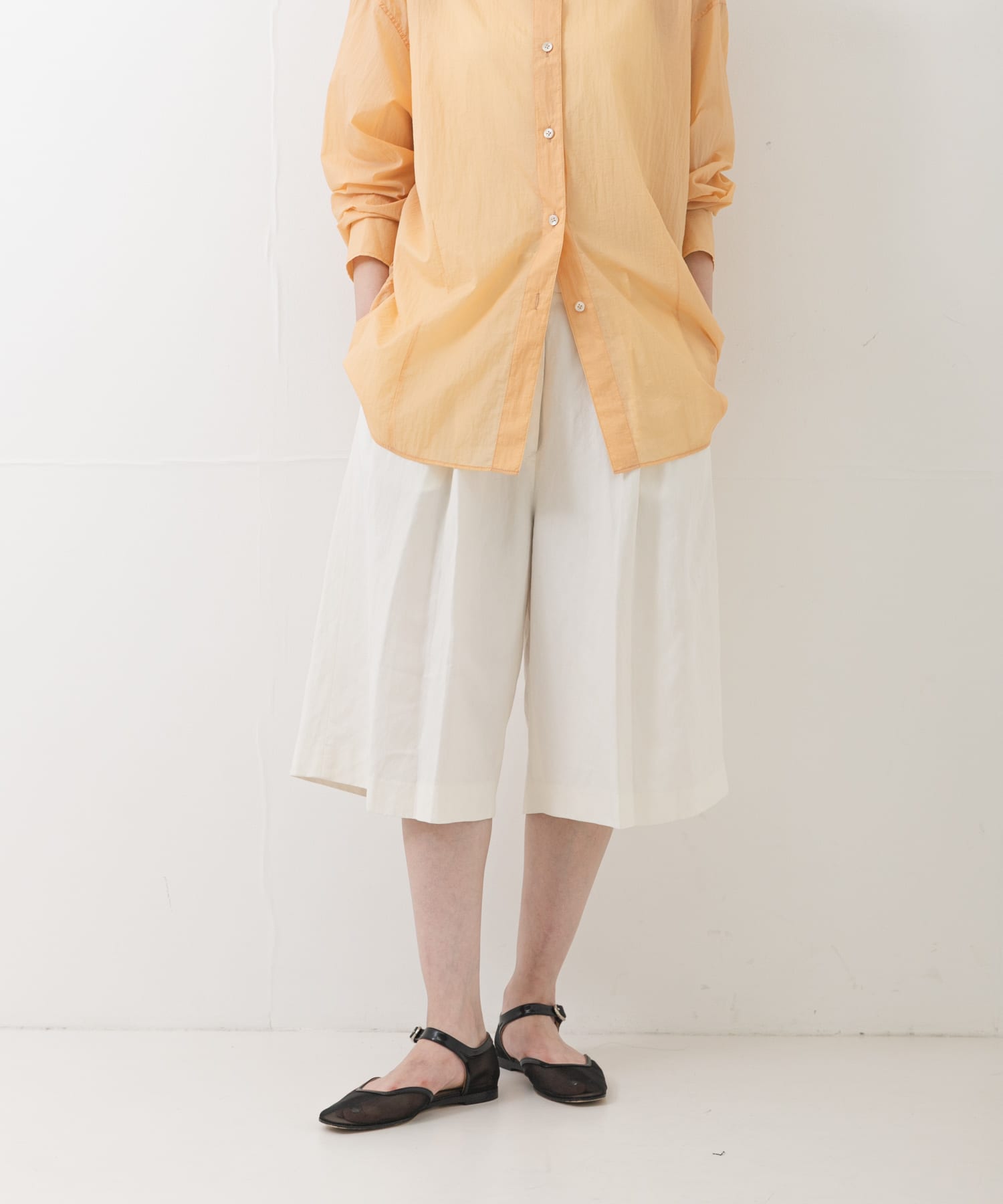 new basic　SILK LINEN HALF PANTS