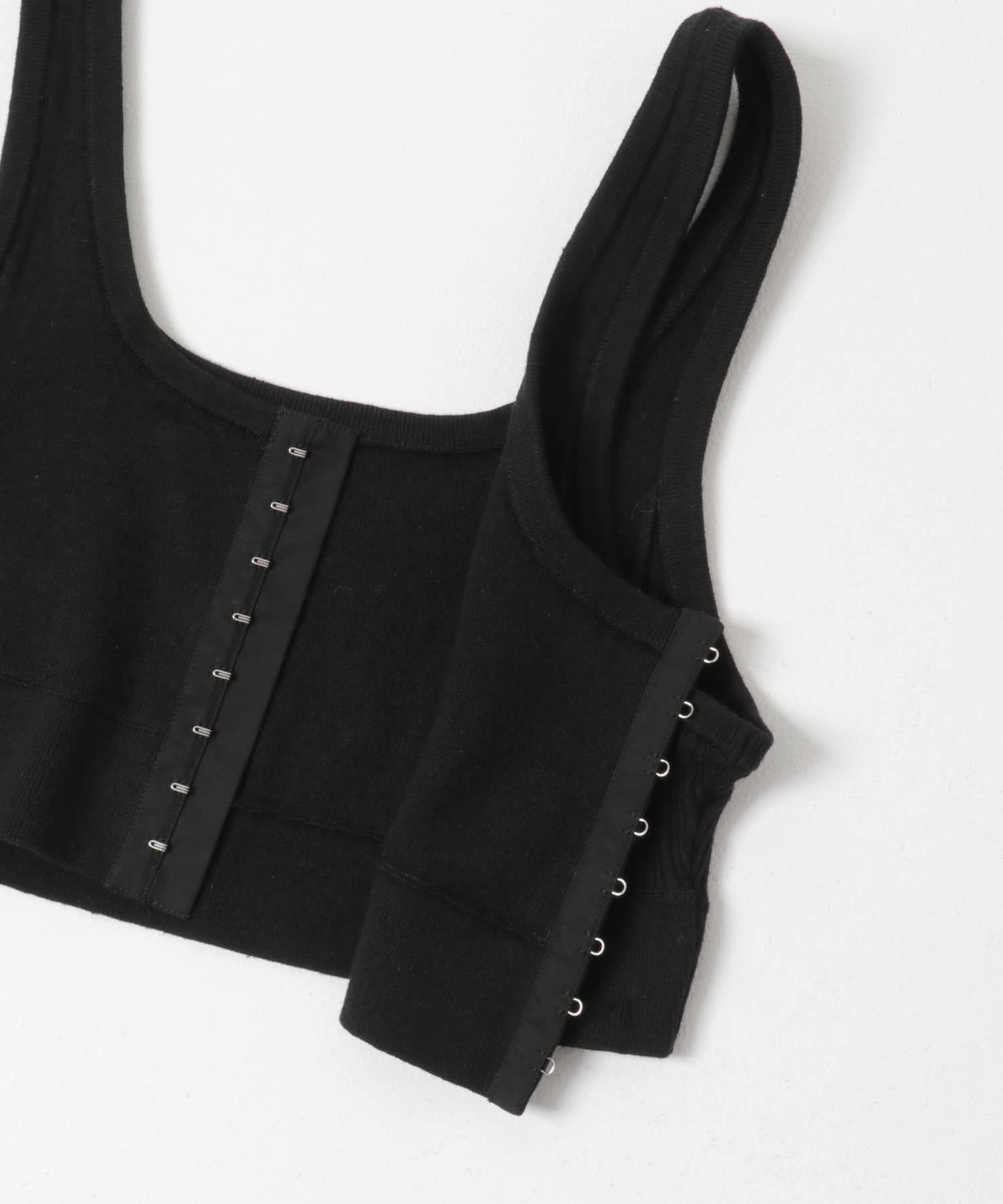 new basic　FLUID KNIT BUISTIER BLACK Free