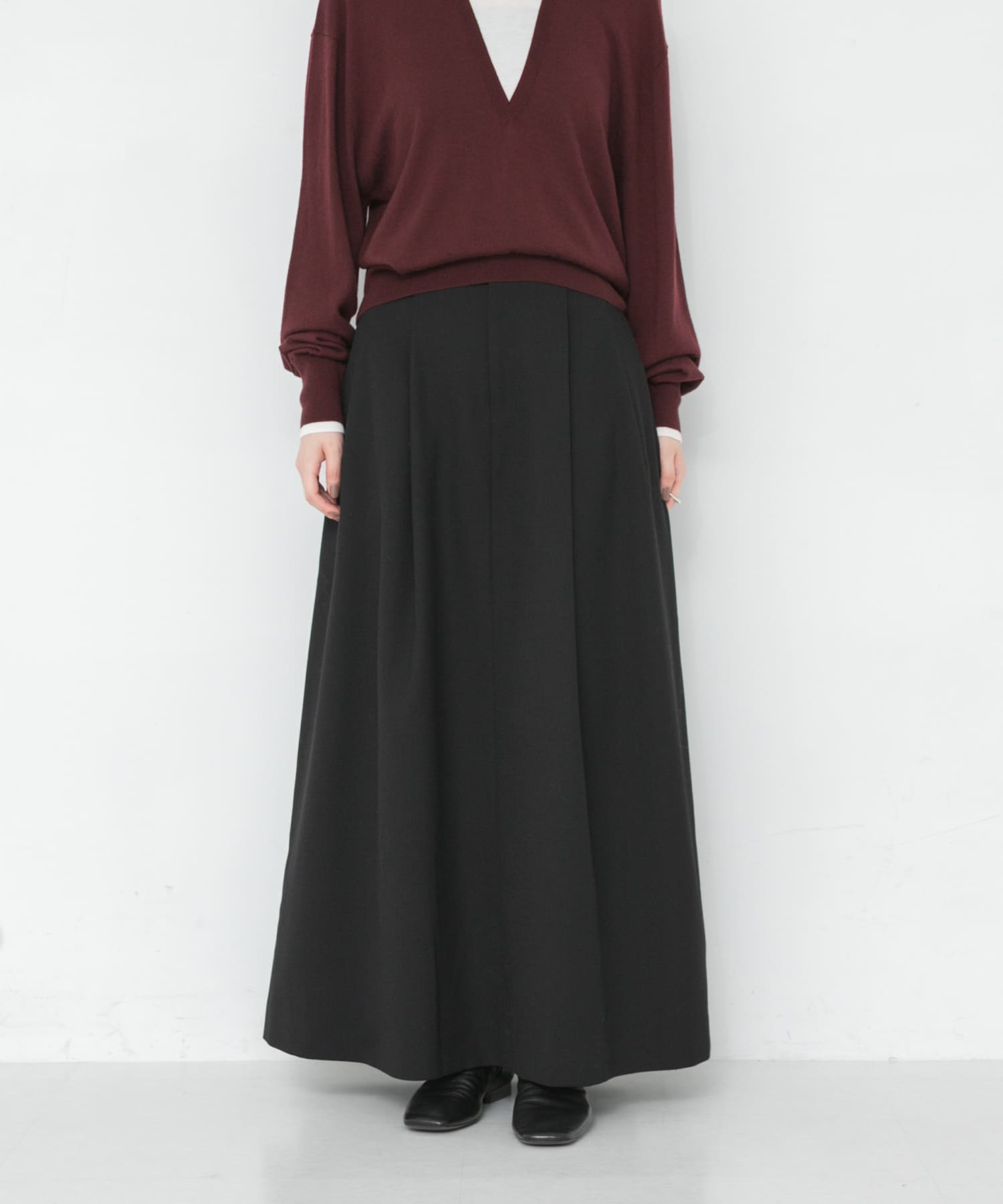 new basic　CLEAN VOLUME SKIRT