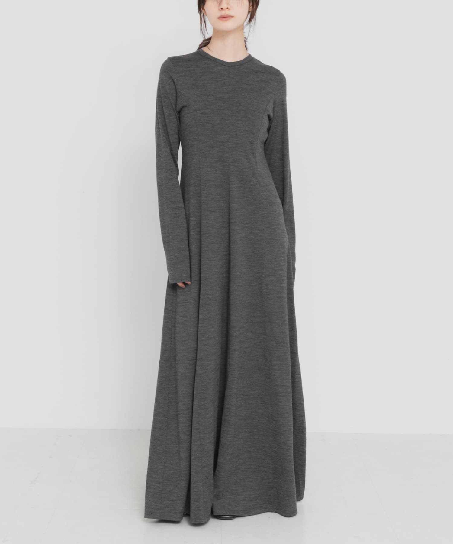 new basic　WASHABLE WOOL LONG-SLEEVE ONE-PIECE