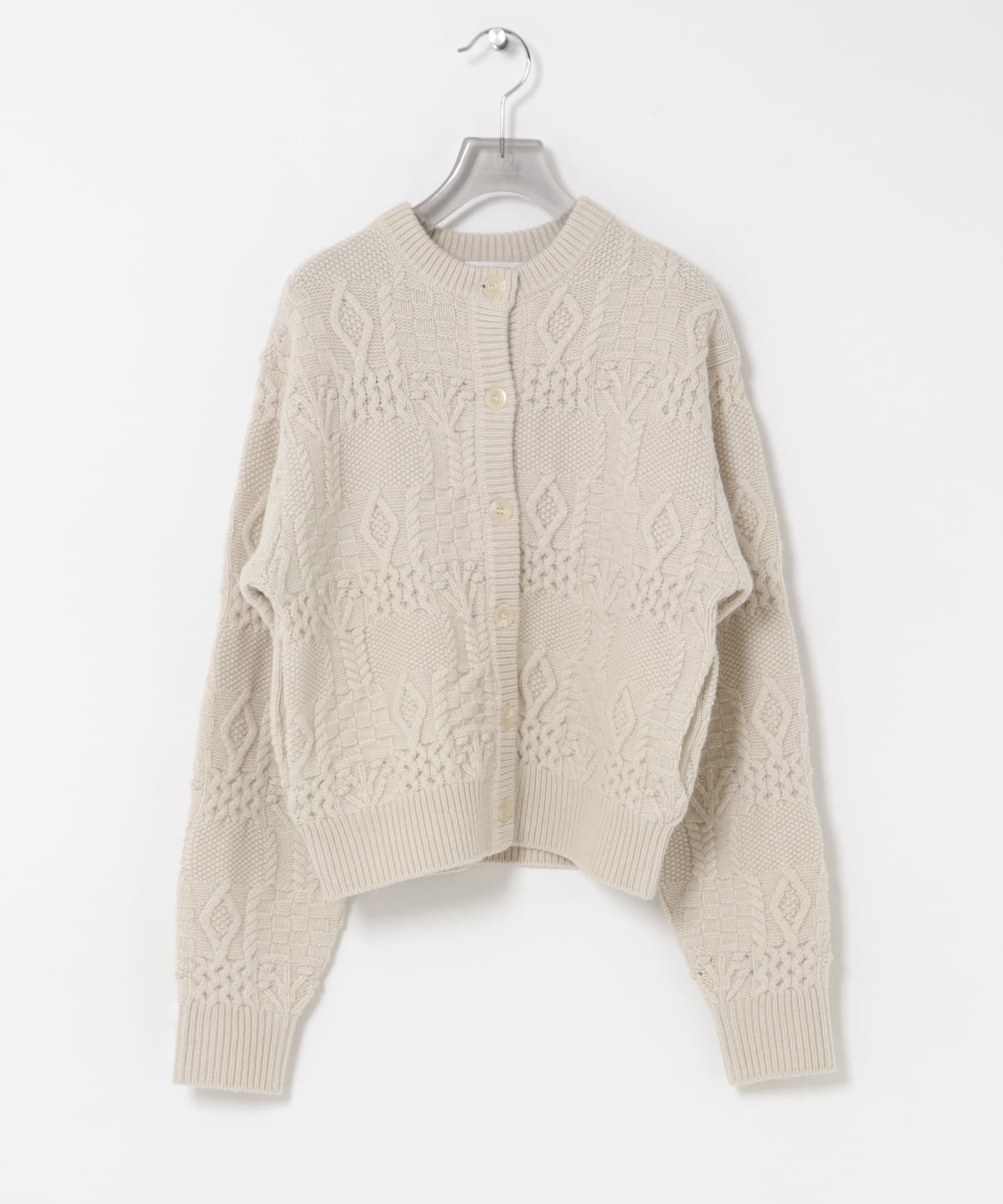 OFF WHITE