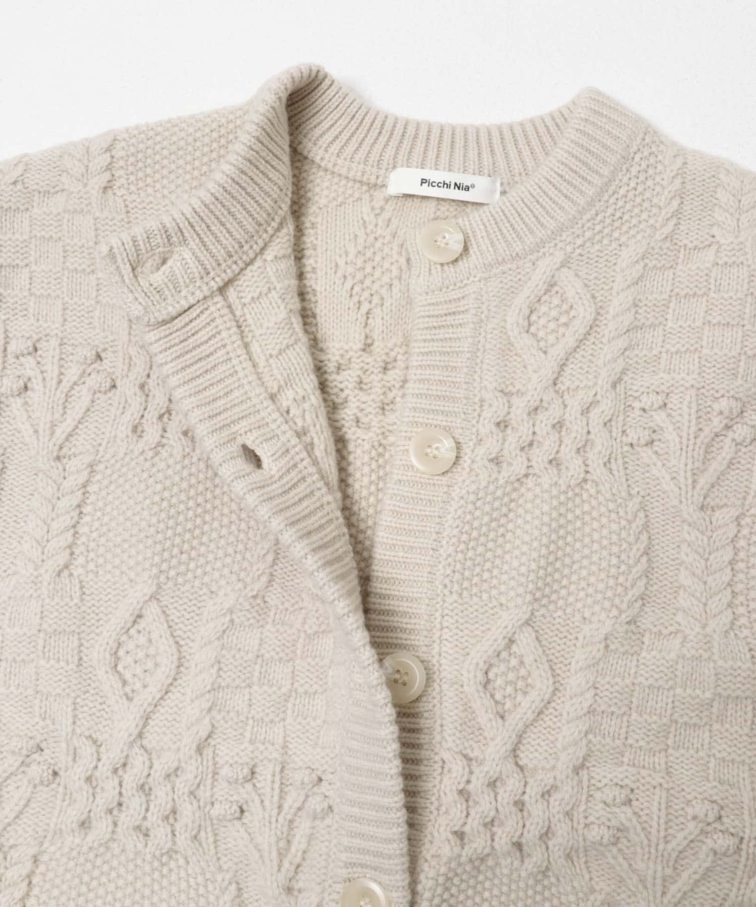 OFF WHITE