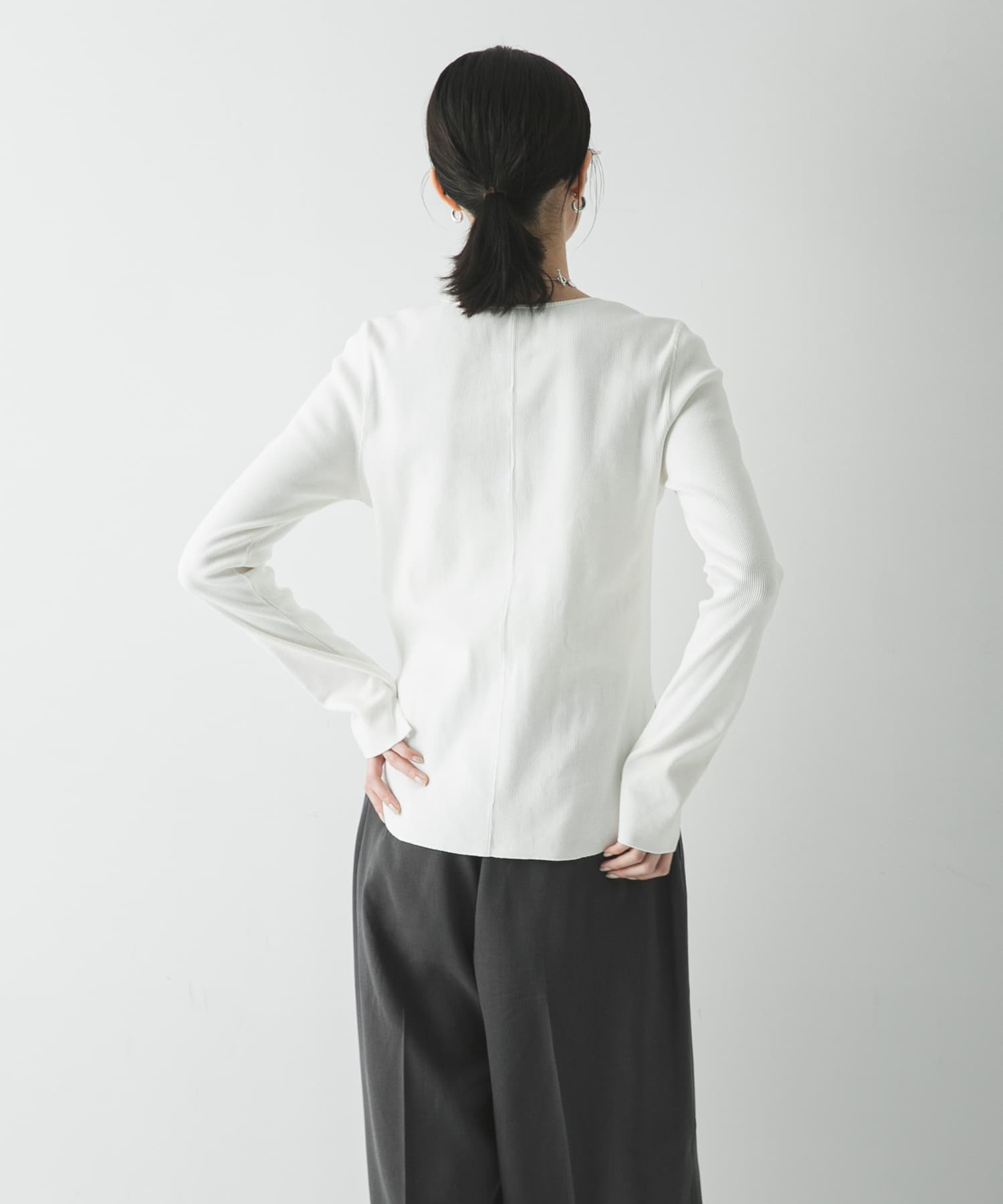 OFF WHITE