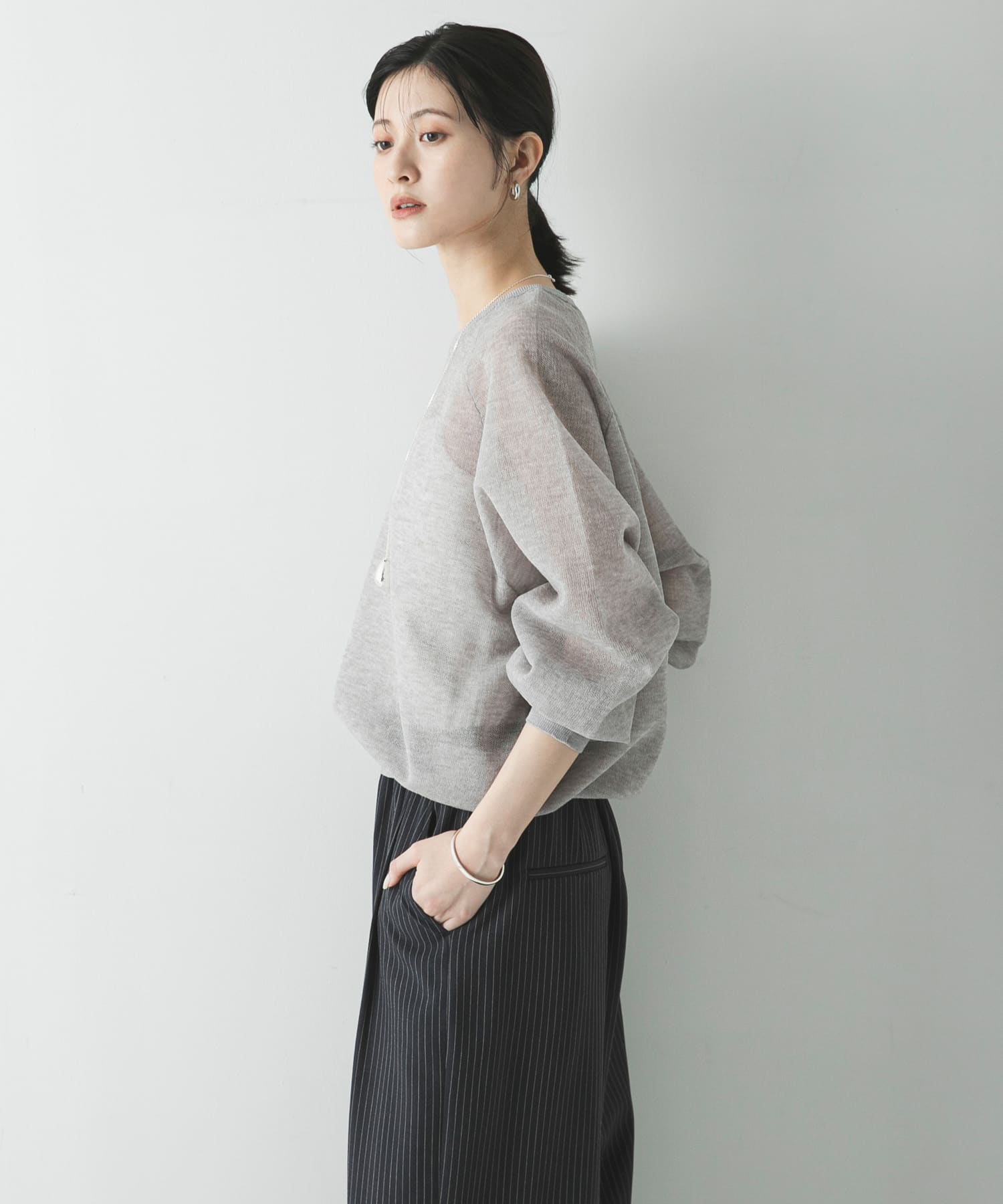 GRAY