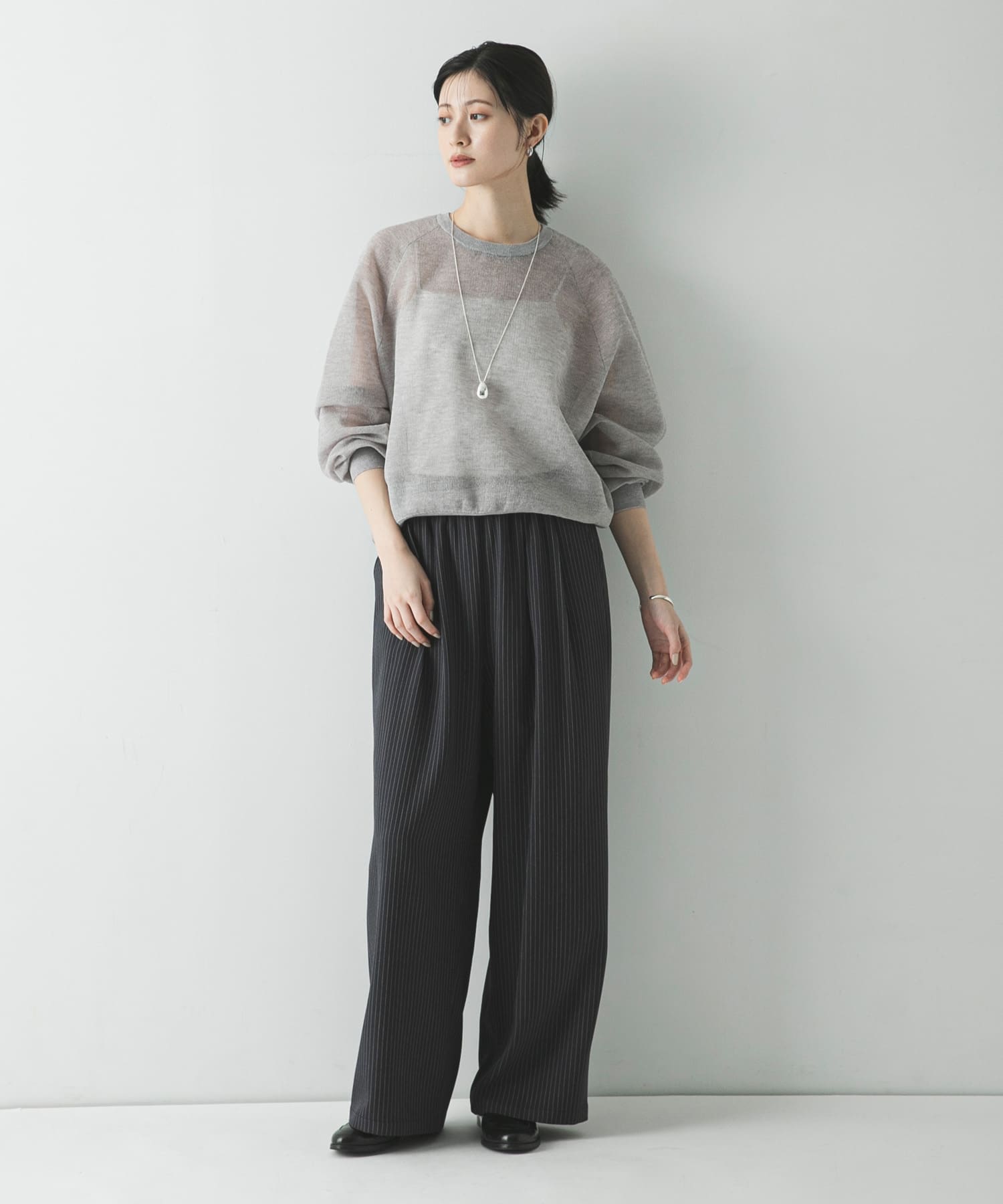 GRAY