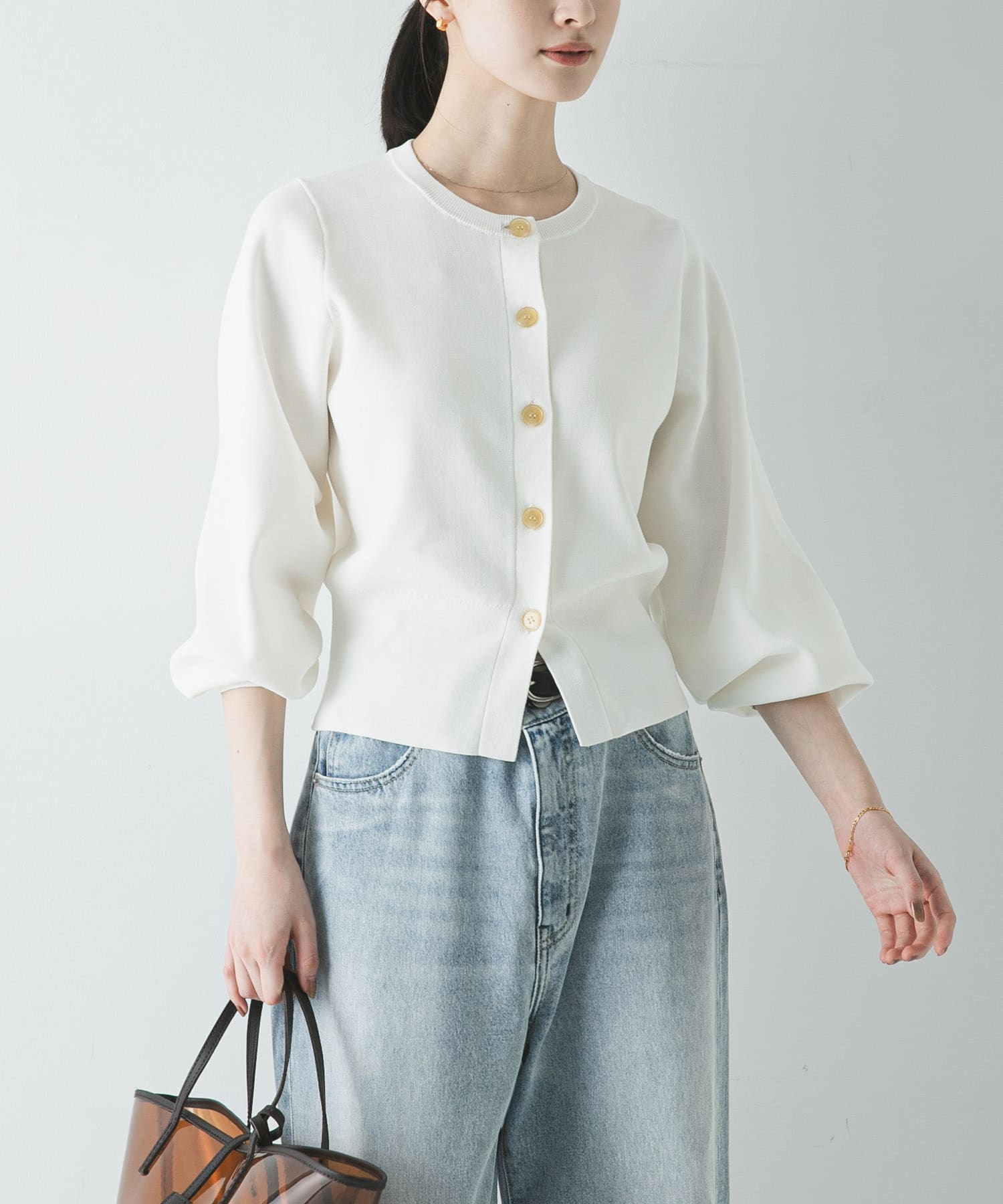 OFF WHITE