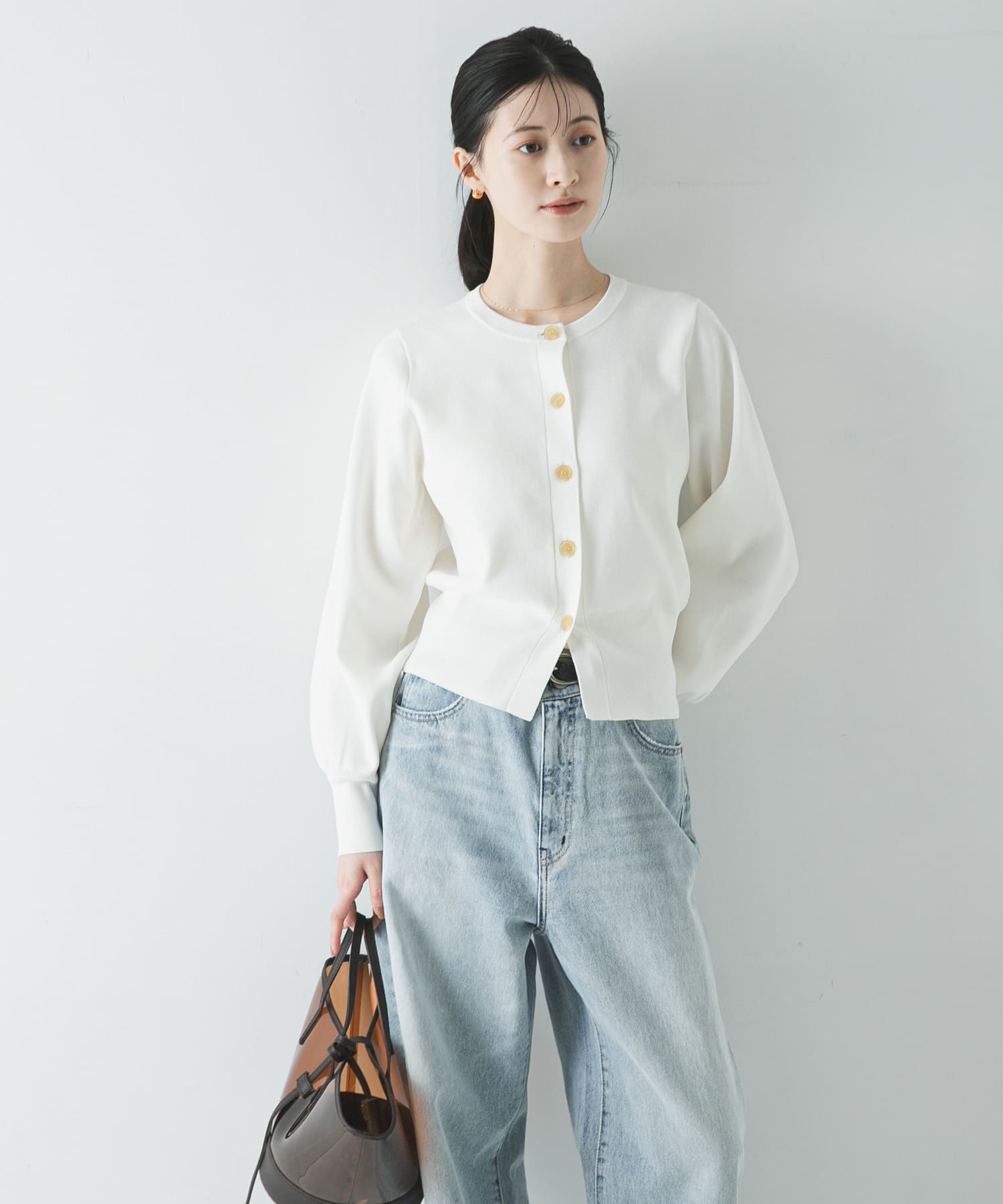 OFF WHITE