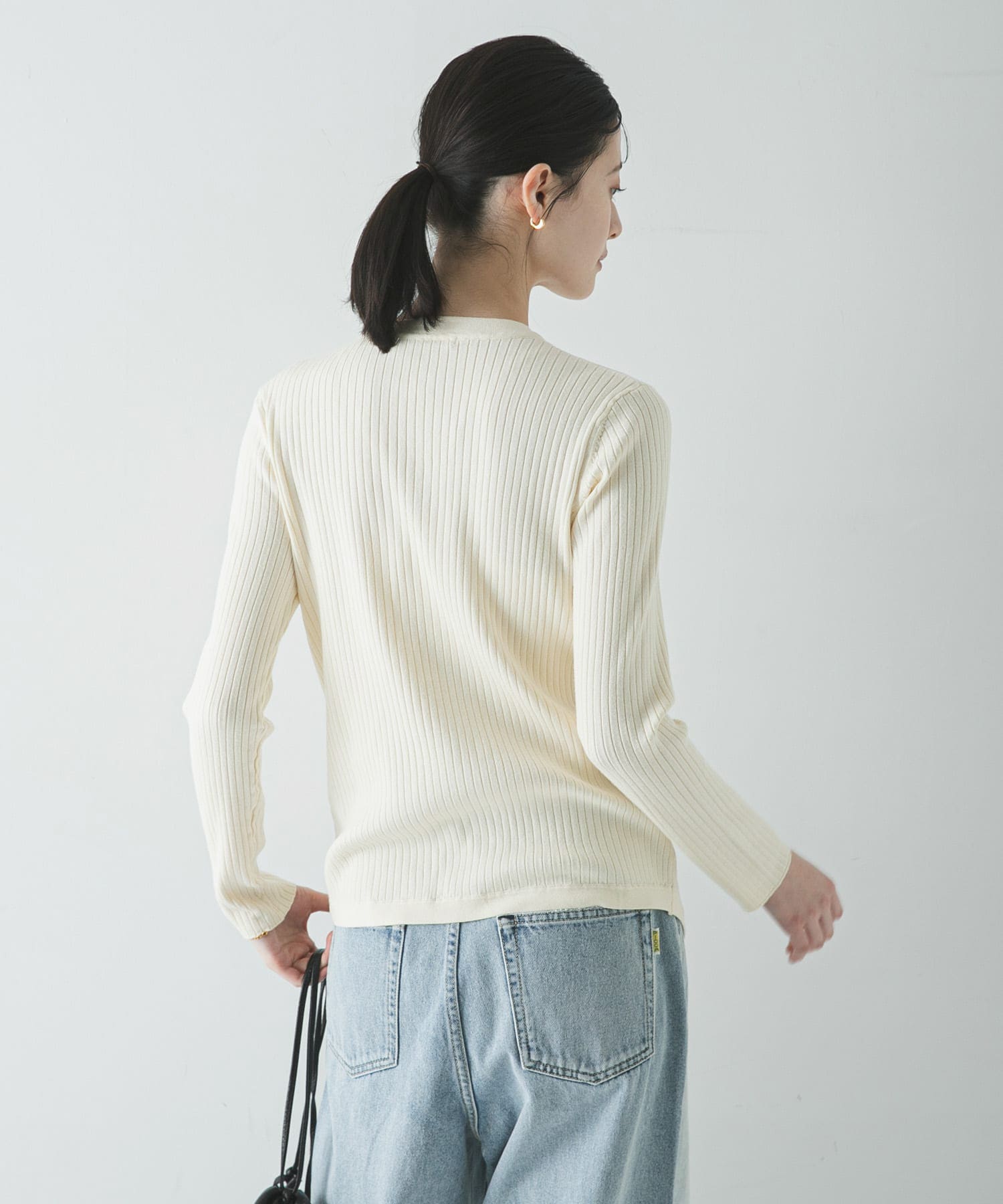 OFF WHITE