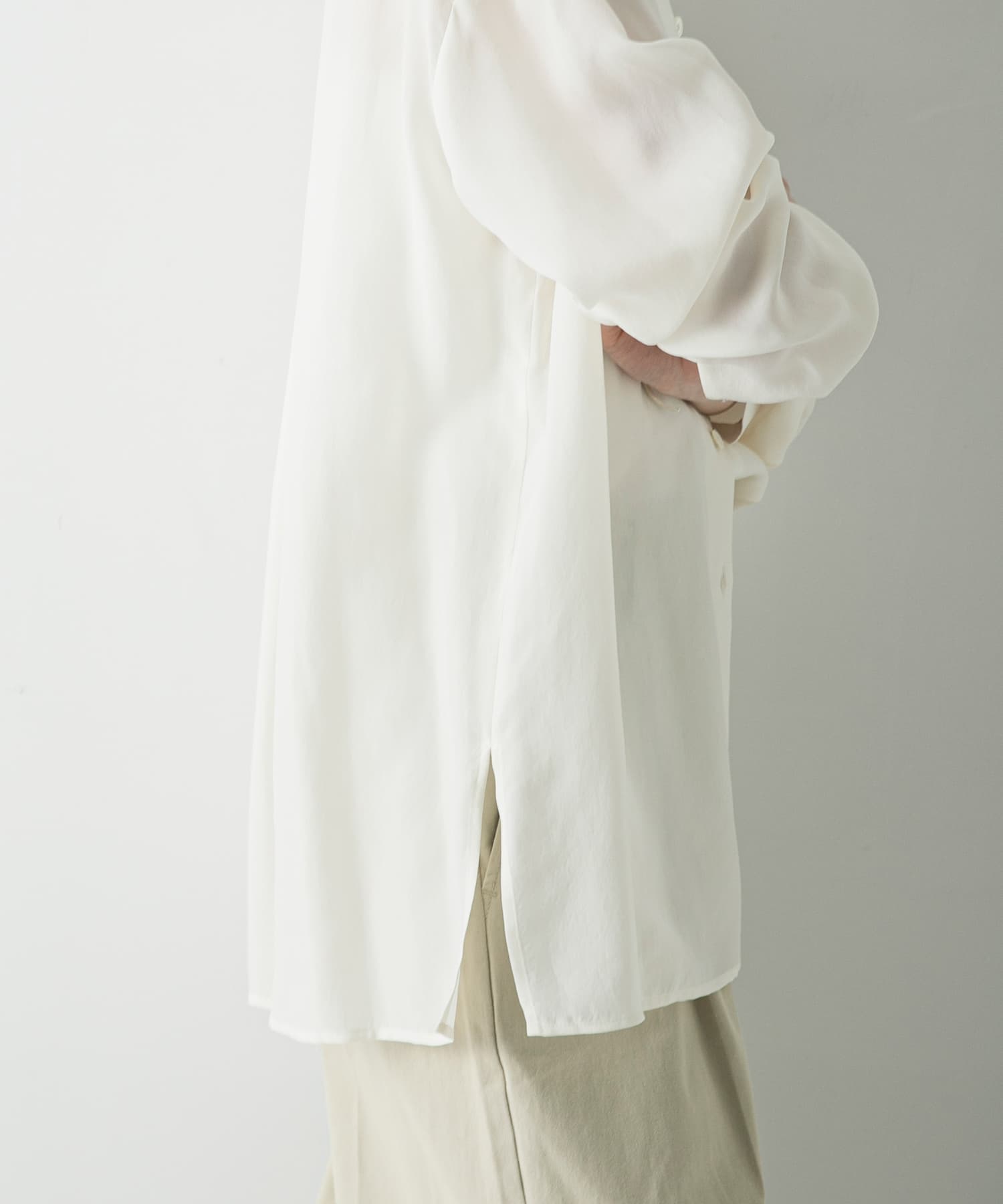 OFF WHITE