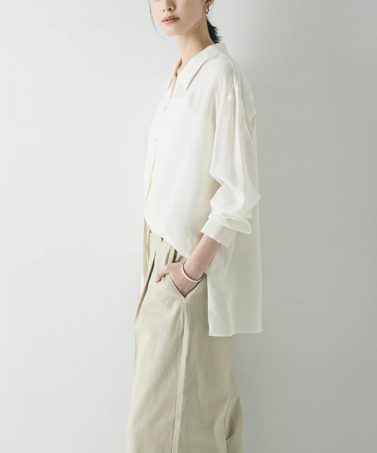 OFF WHITE