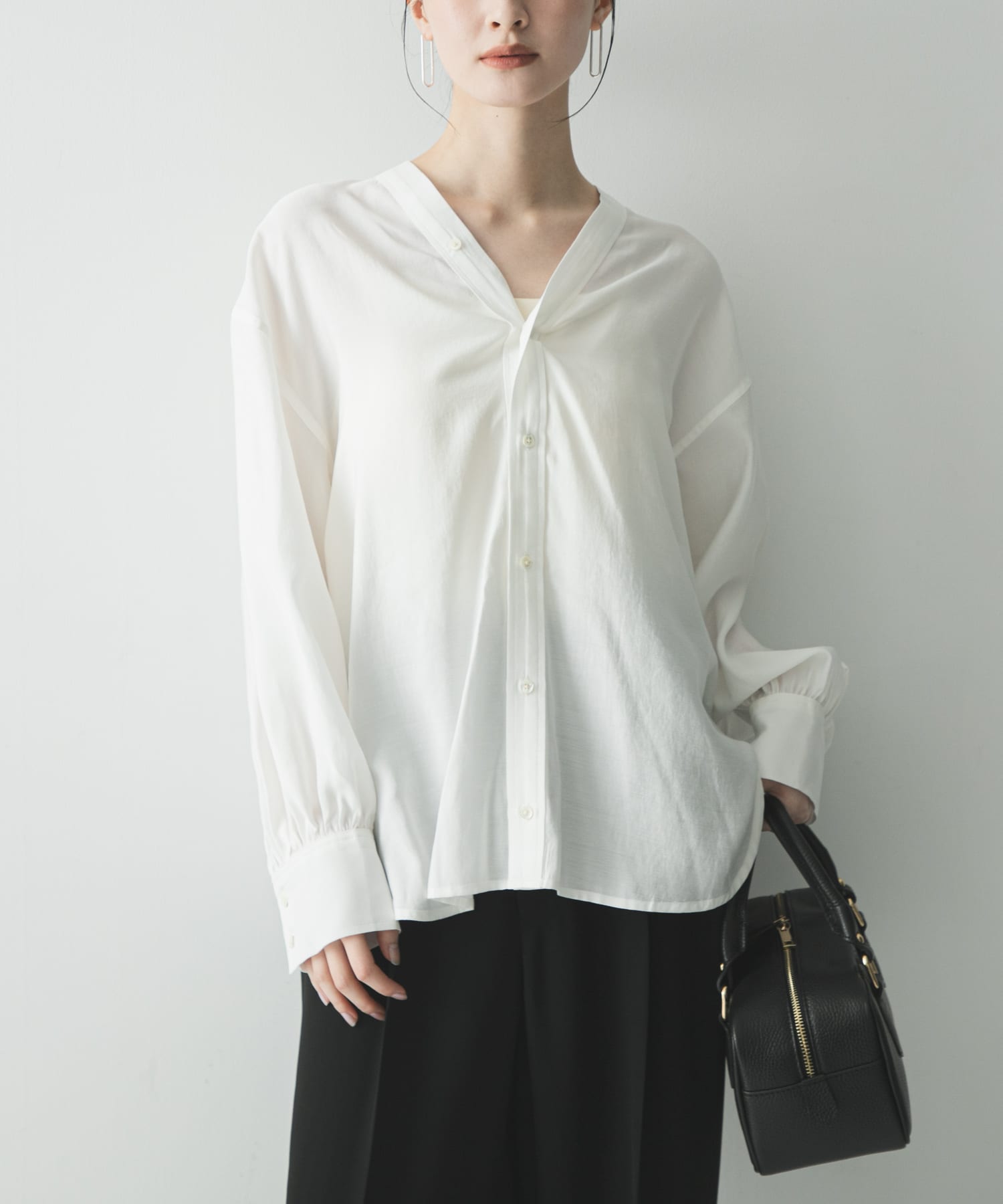 ブロードカラーレスブラウス
