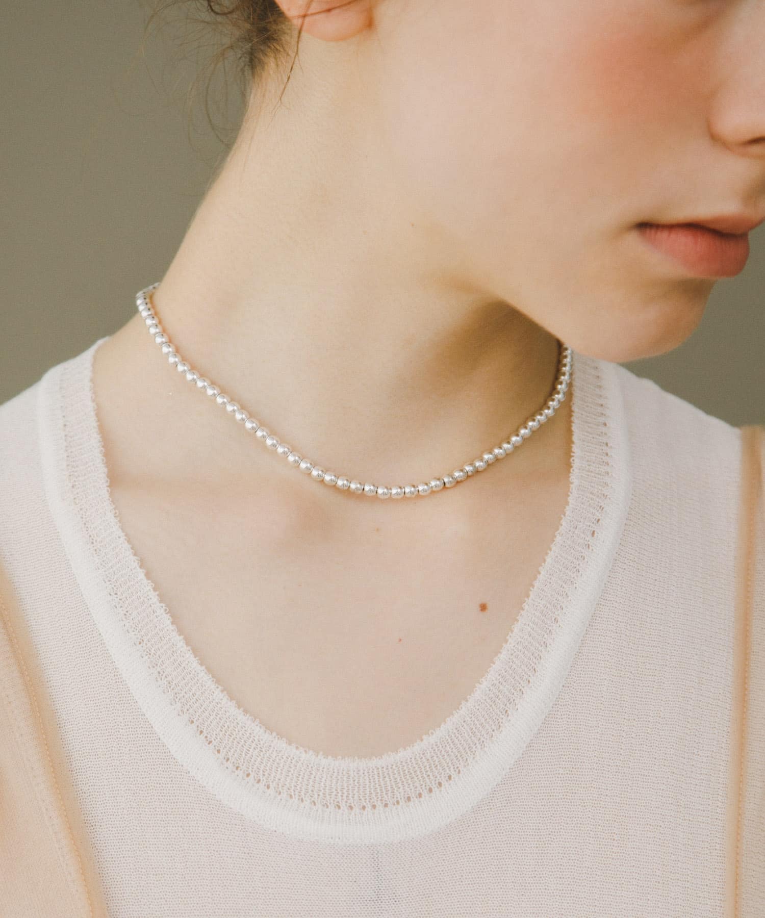 decor『デコール』　HEMATITE 4MM BALL CHOKER
