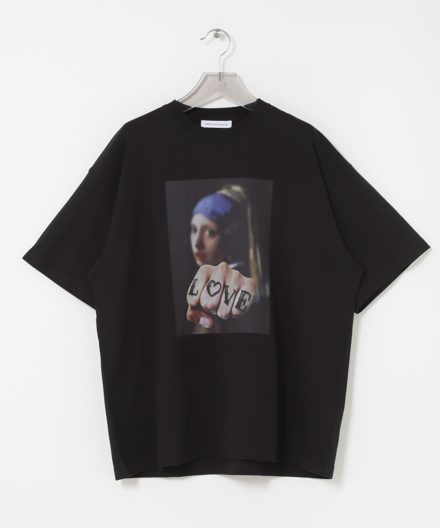 GIRL WITH A LOVE T-SHIRTS