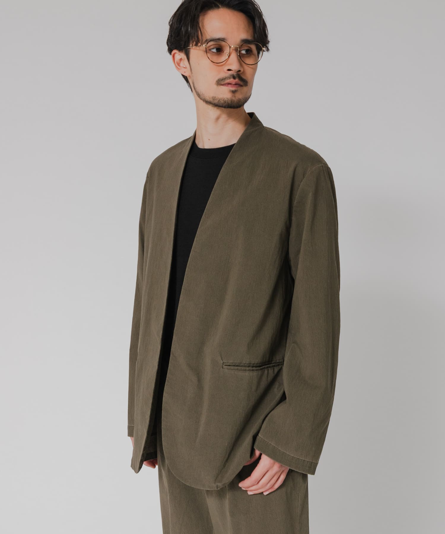 KHAKI