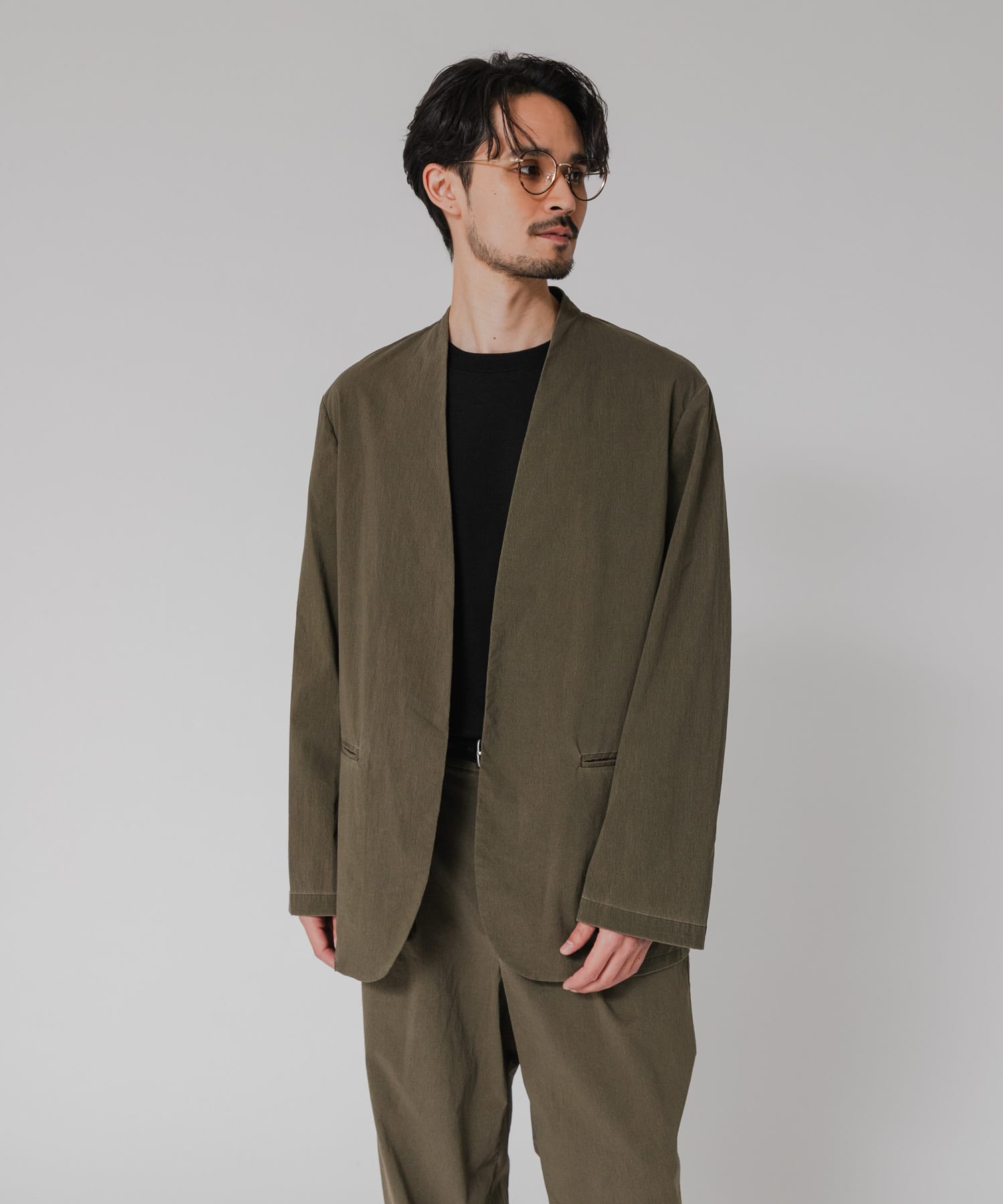 KHAKI