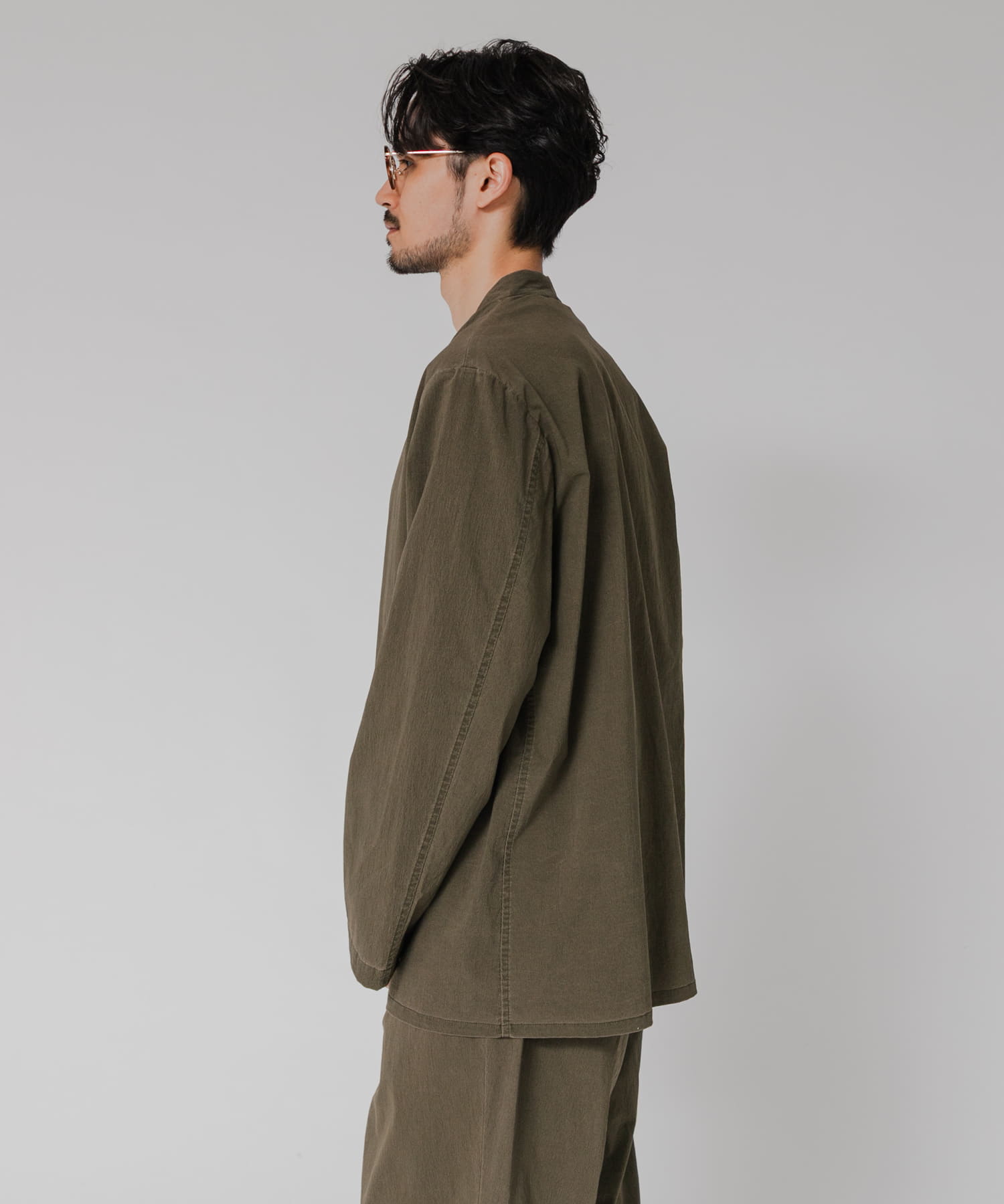 KHAKI