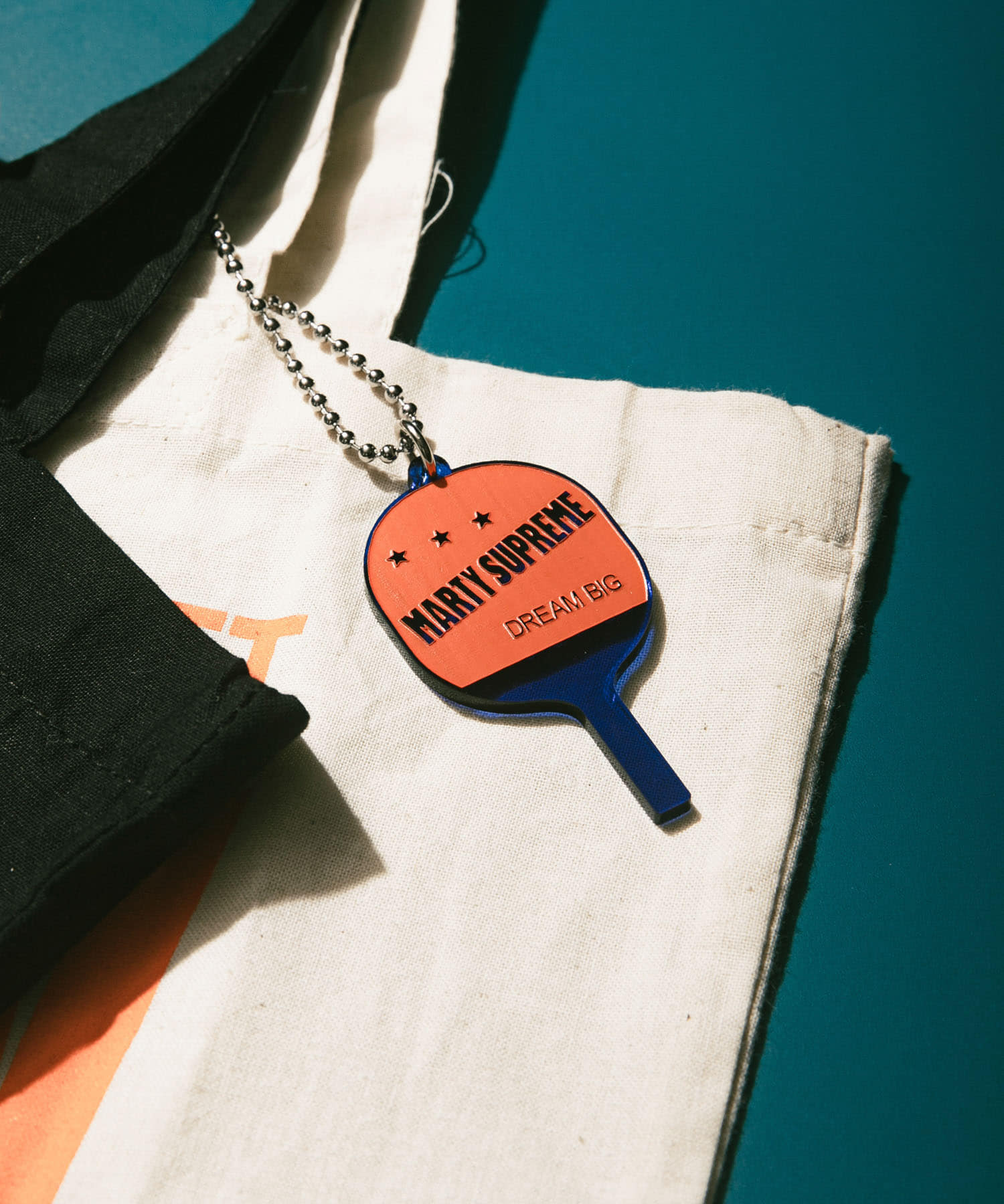 URBAN RESEARCH×MARTY SUPREME×A24　RACKET KEY CHARM