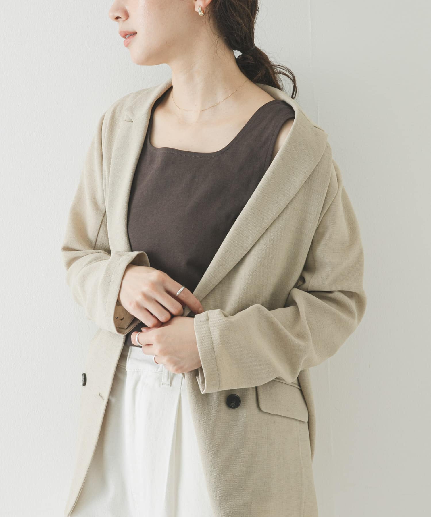 スクエアネックタンクトップ