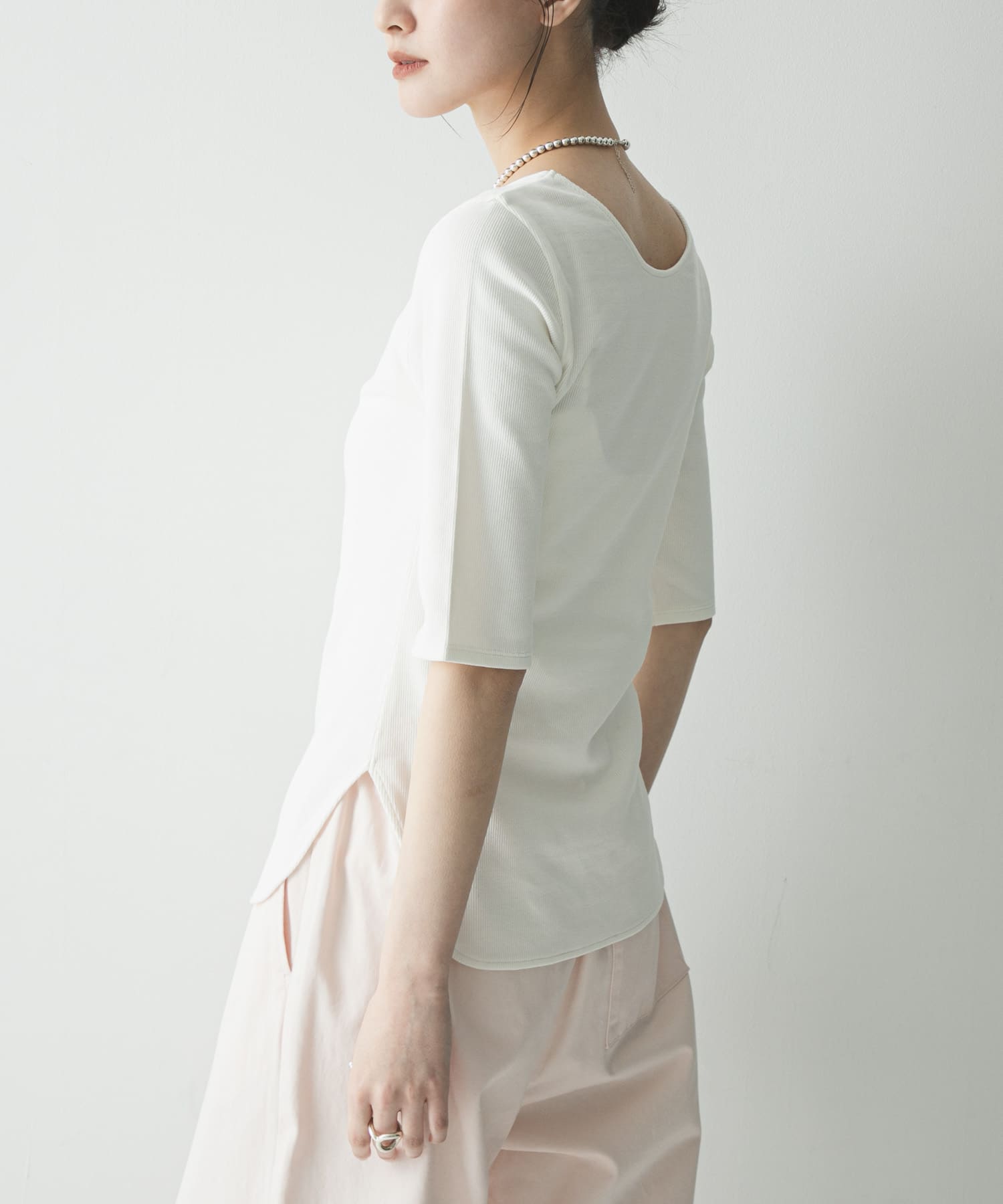 OFF WHITE