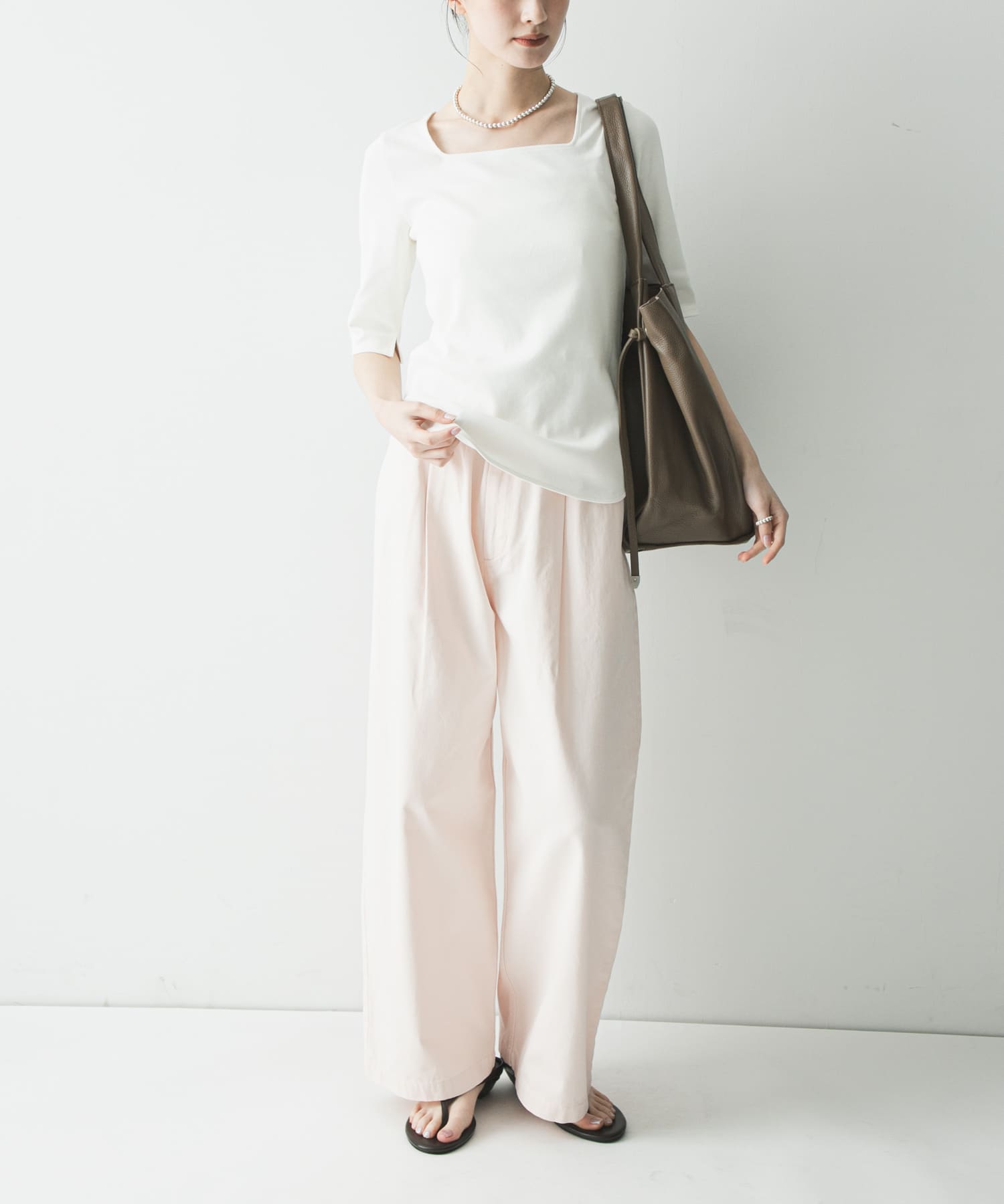 OFF WHITE