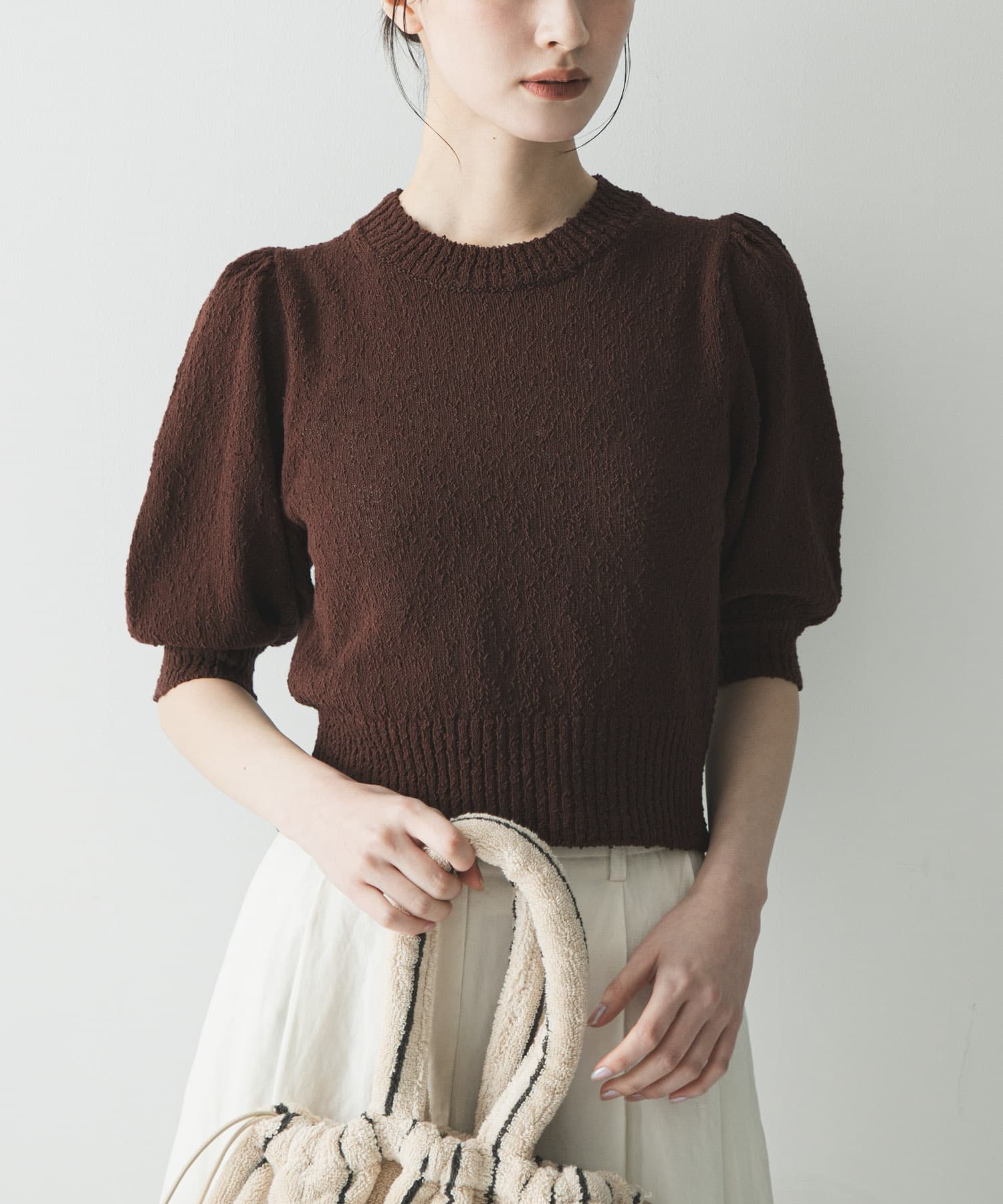 ボリューム袖ショート丈ニット