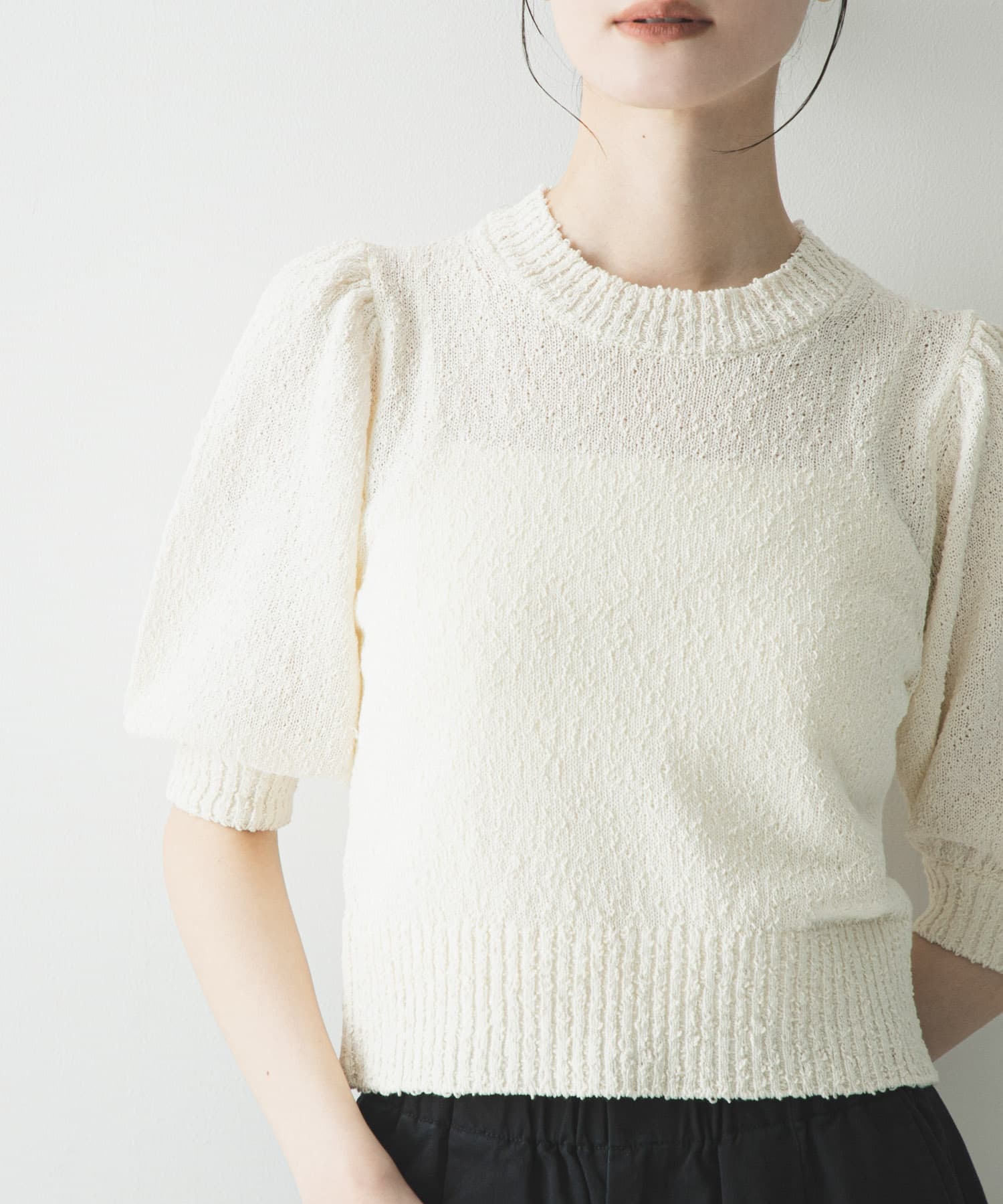 ボリューム袖ショート丈ニット