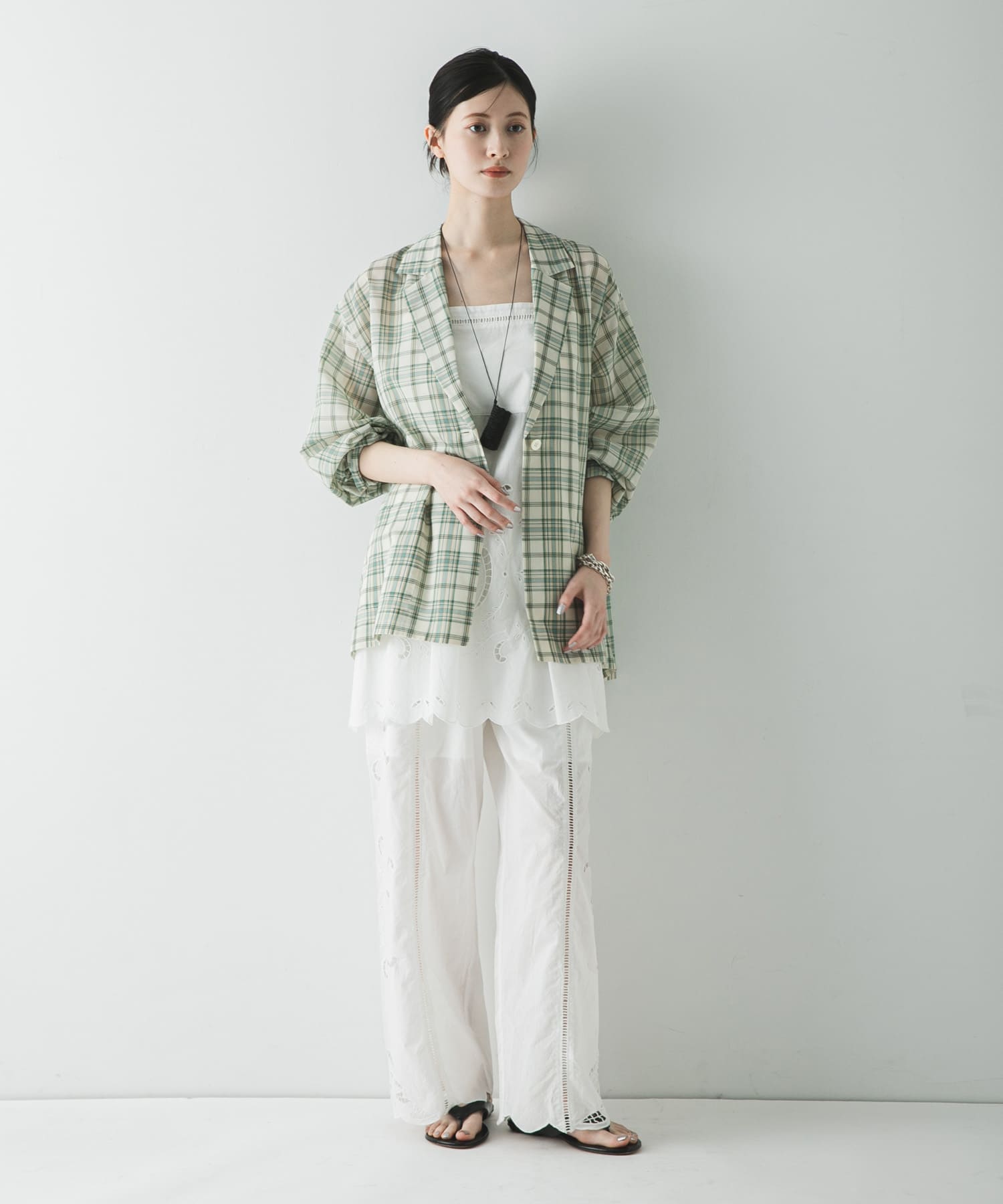 OFF WHITE