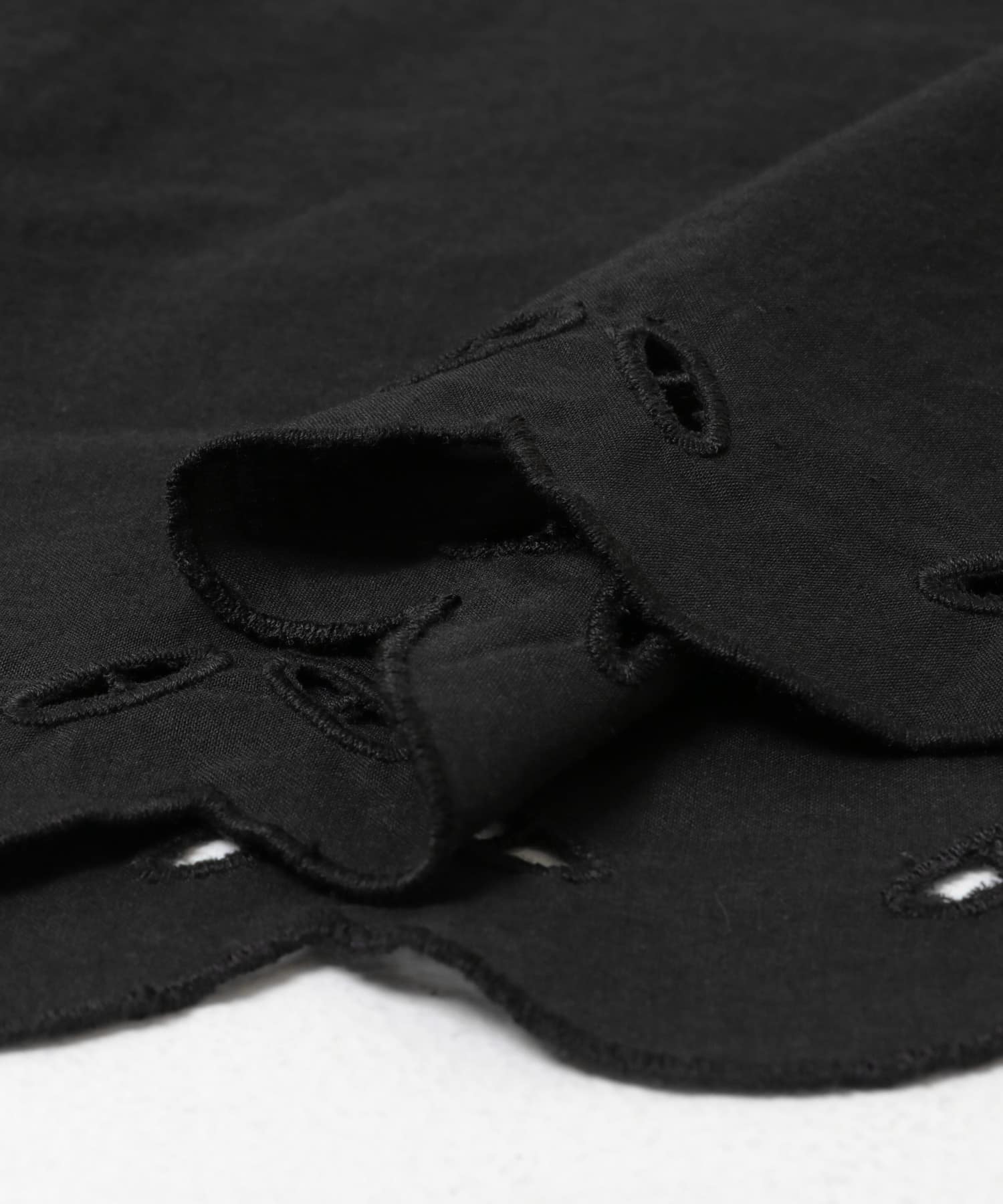 カットワークレースキャミソール(Free BLACK): トップス｜URBAN