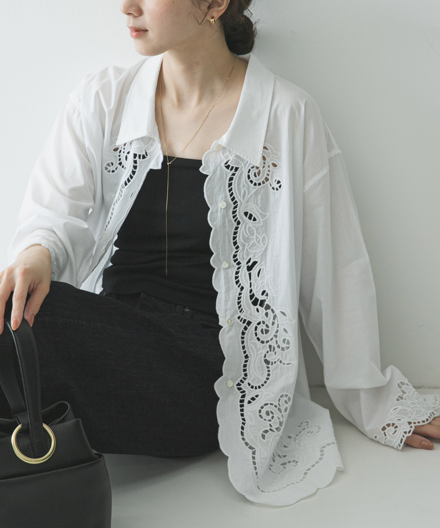 カットワーク刺繍シャツ