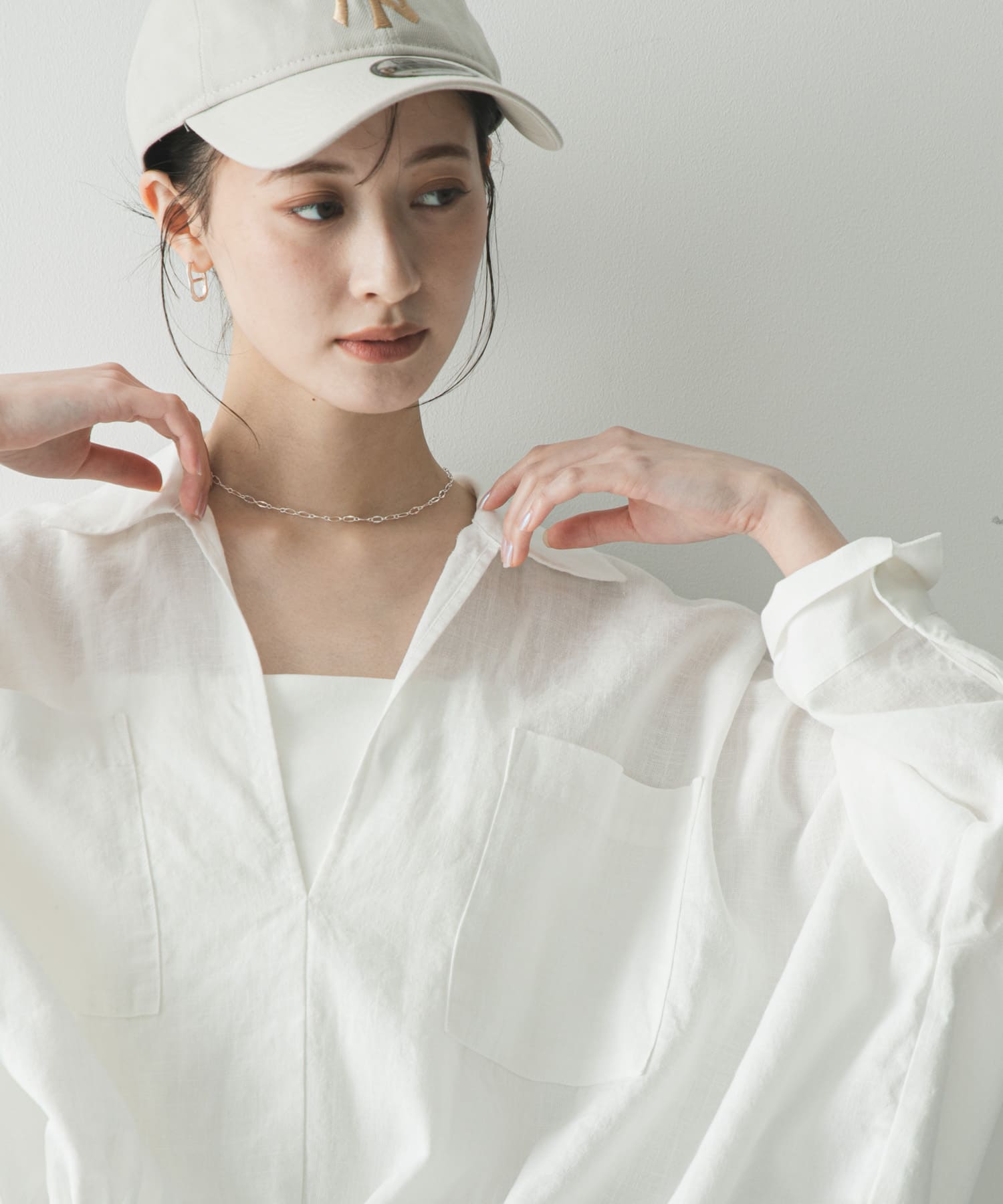OFF WHITE