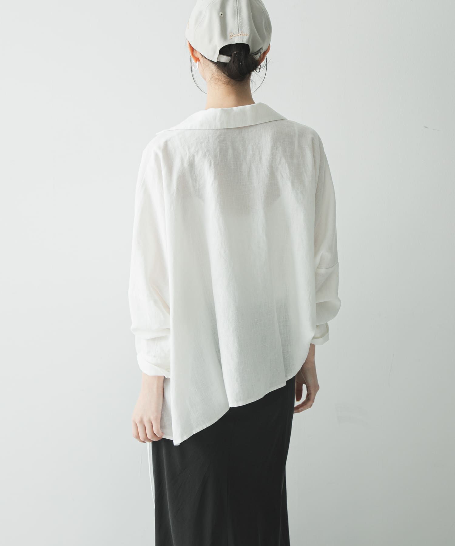 OFF WHITE