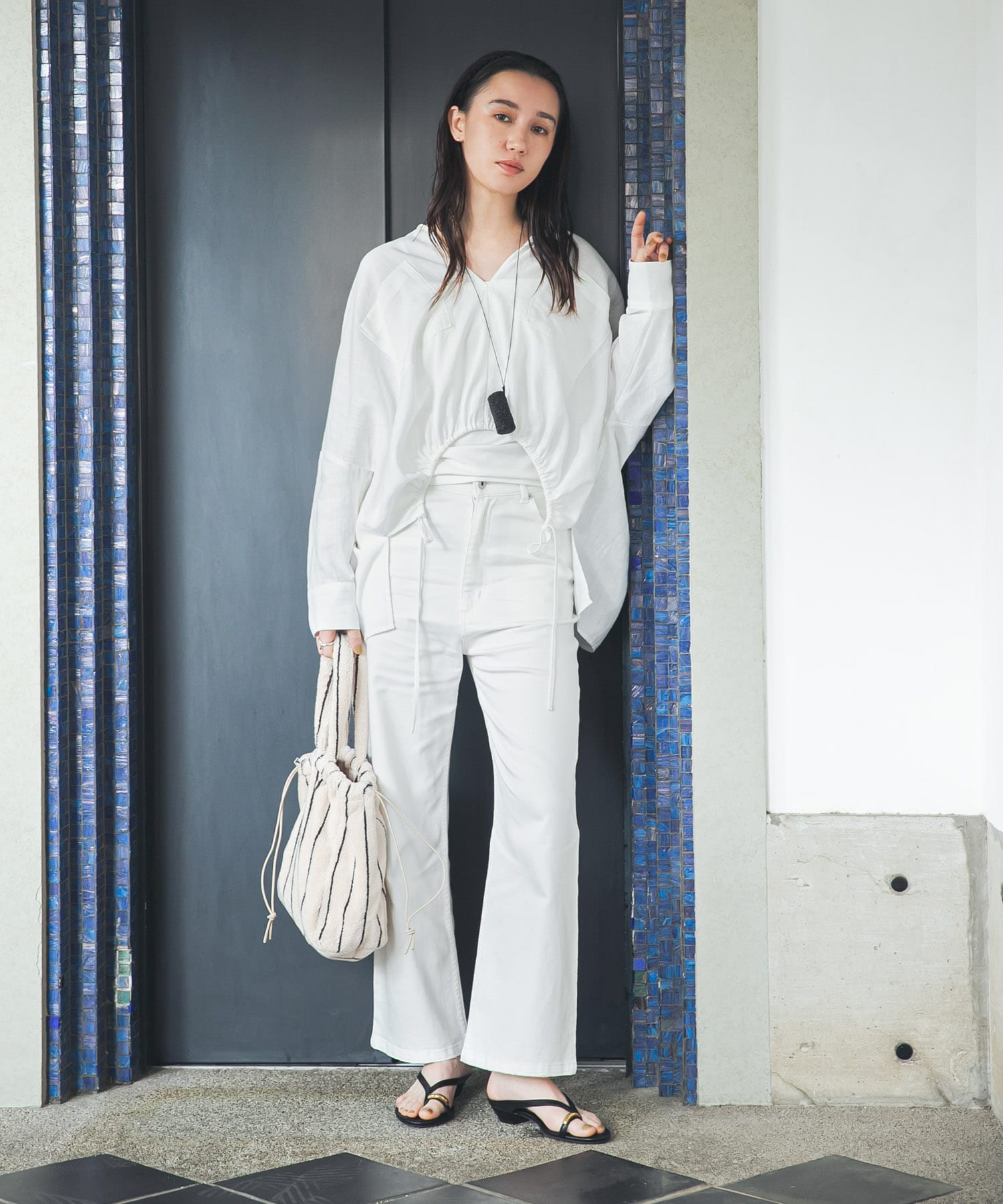 OFF WHITE