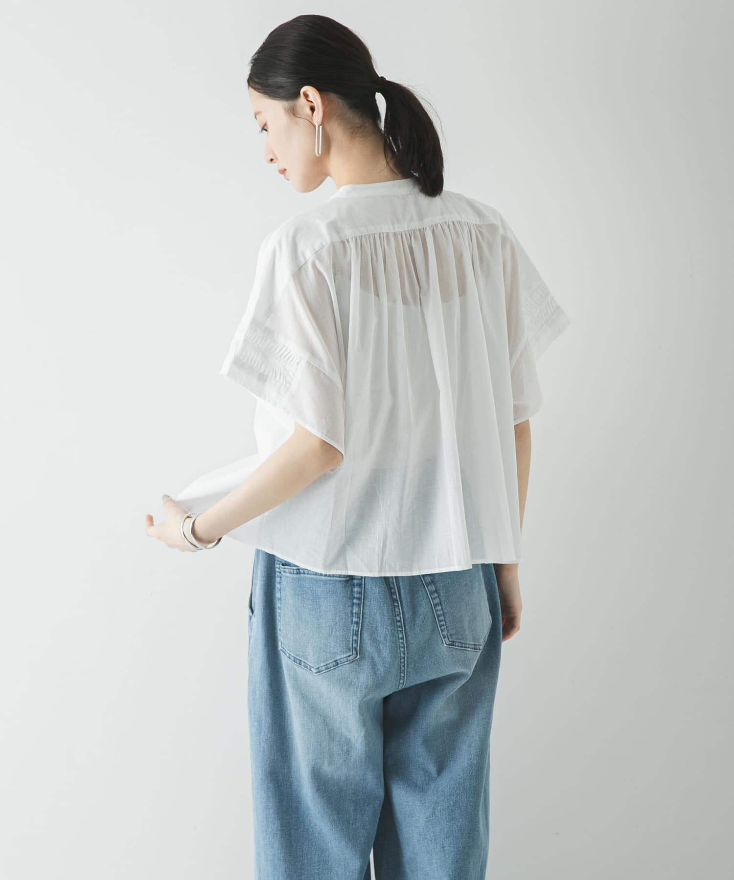 OFF WHITE