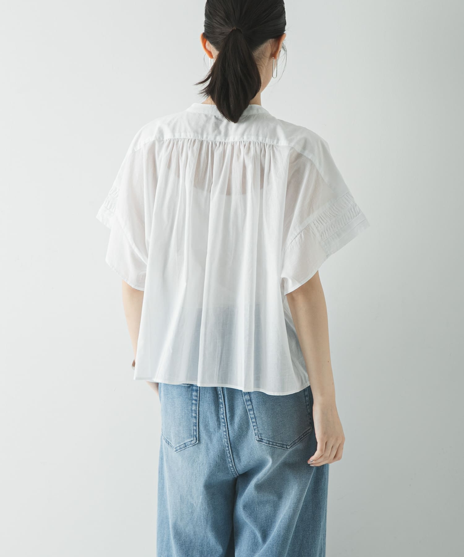 OFF WHITE