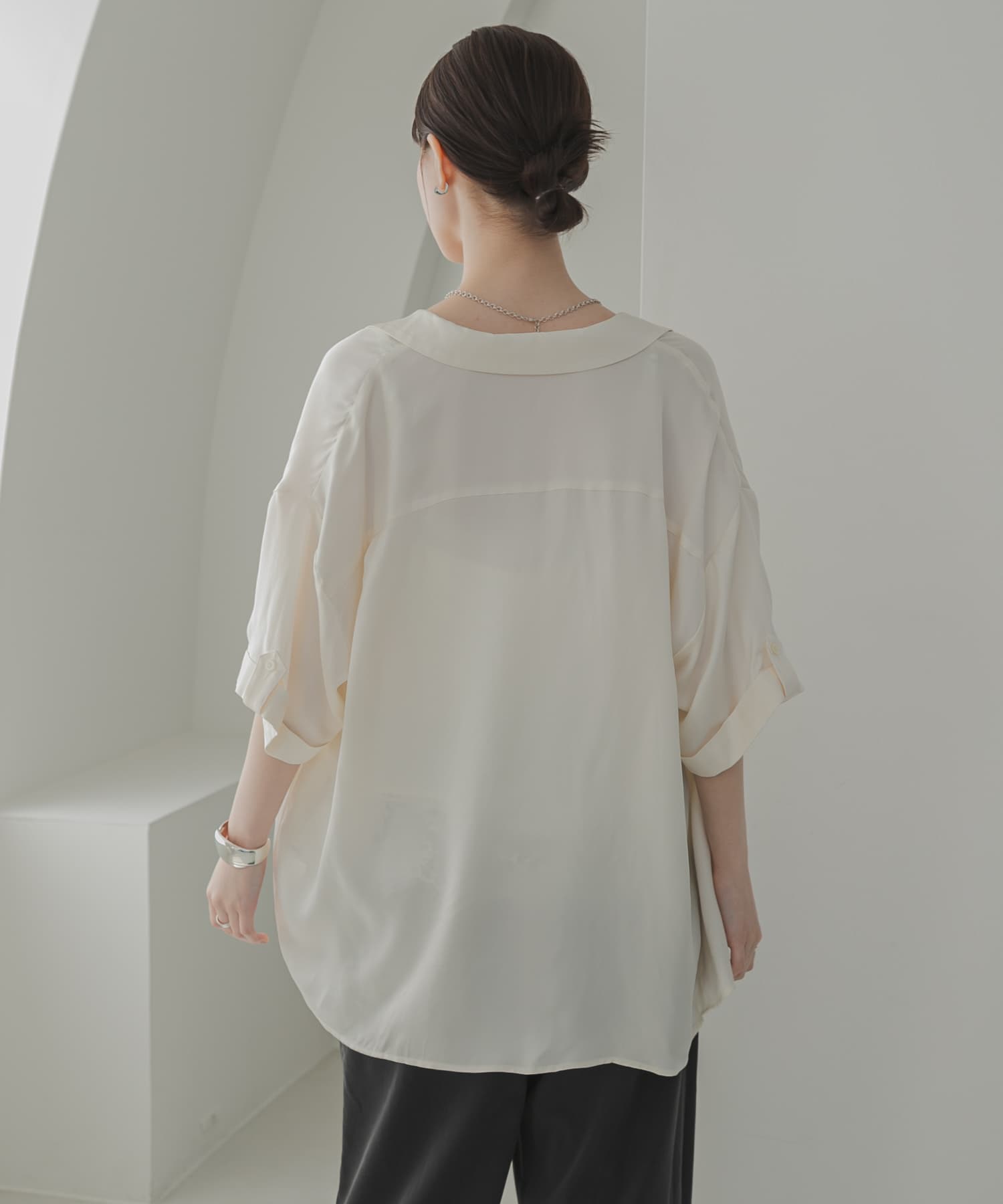 OFF WHITE