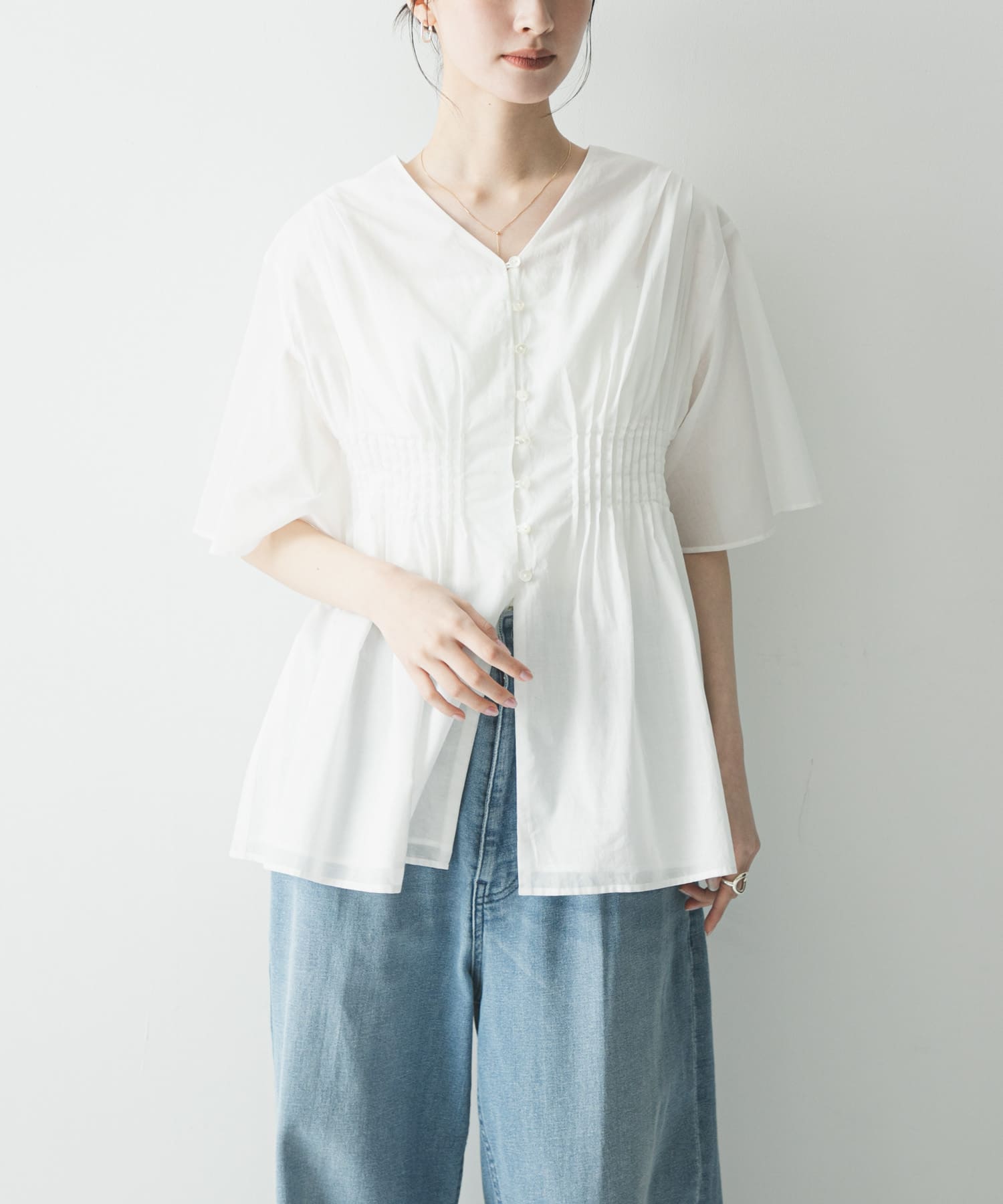 コットンボイルタックデザインブラウス