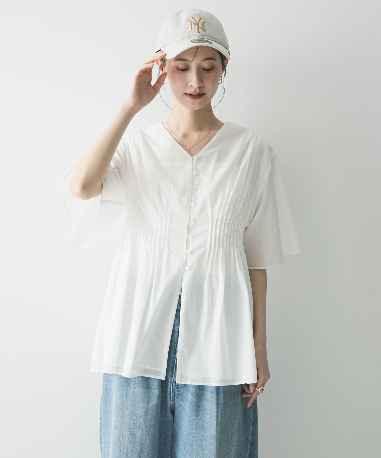 OFF WHITE