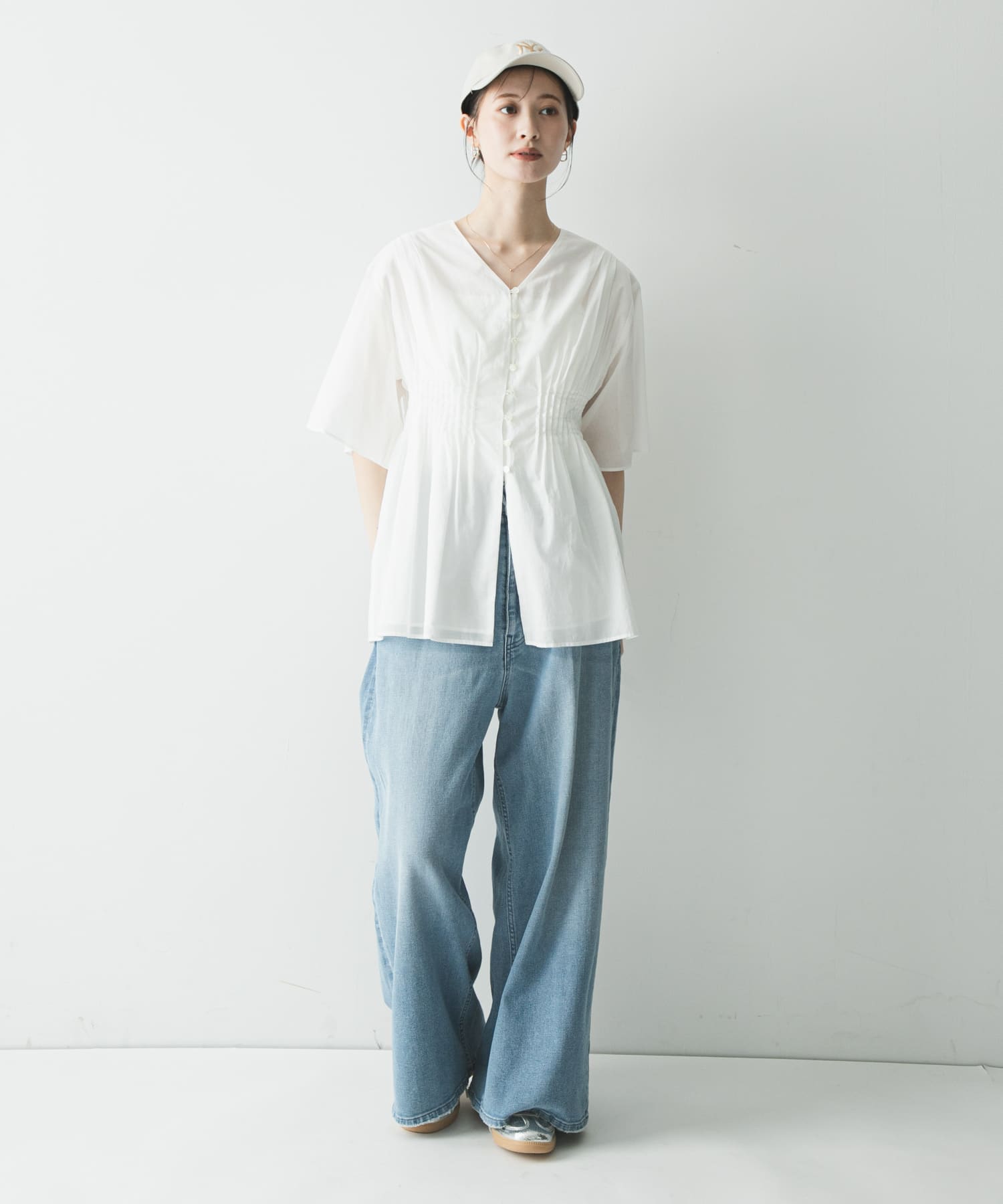 OFF WHITE