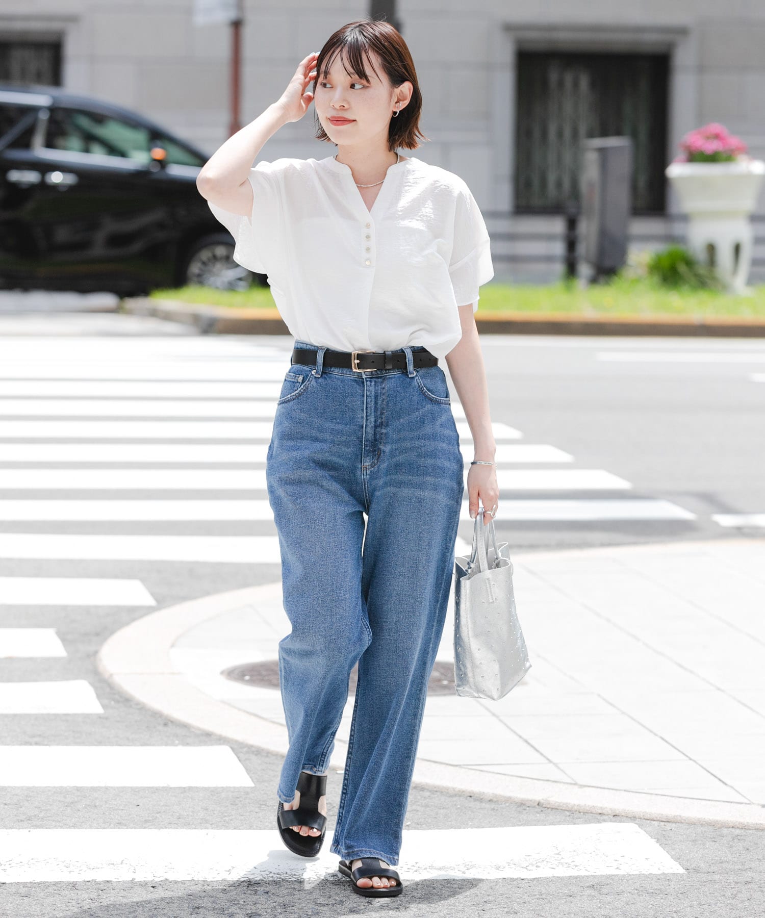 OFF WHITE